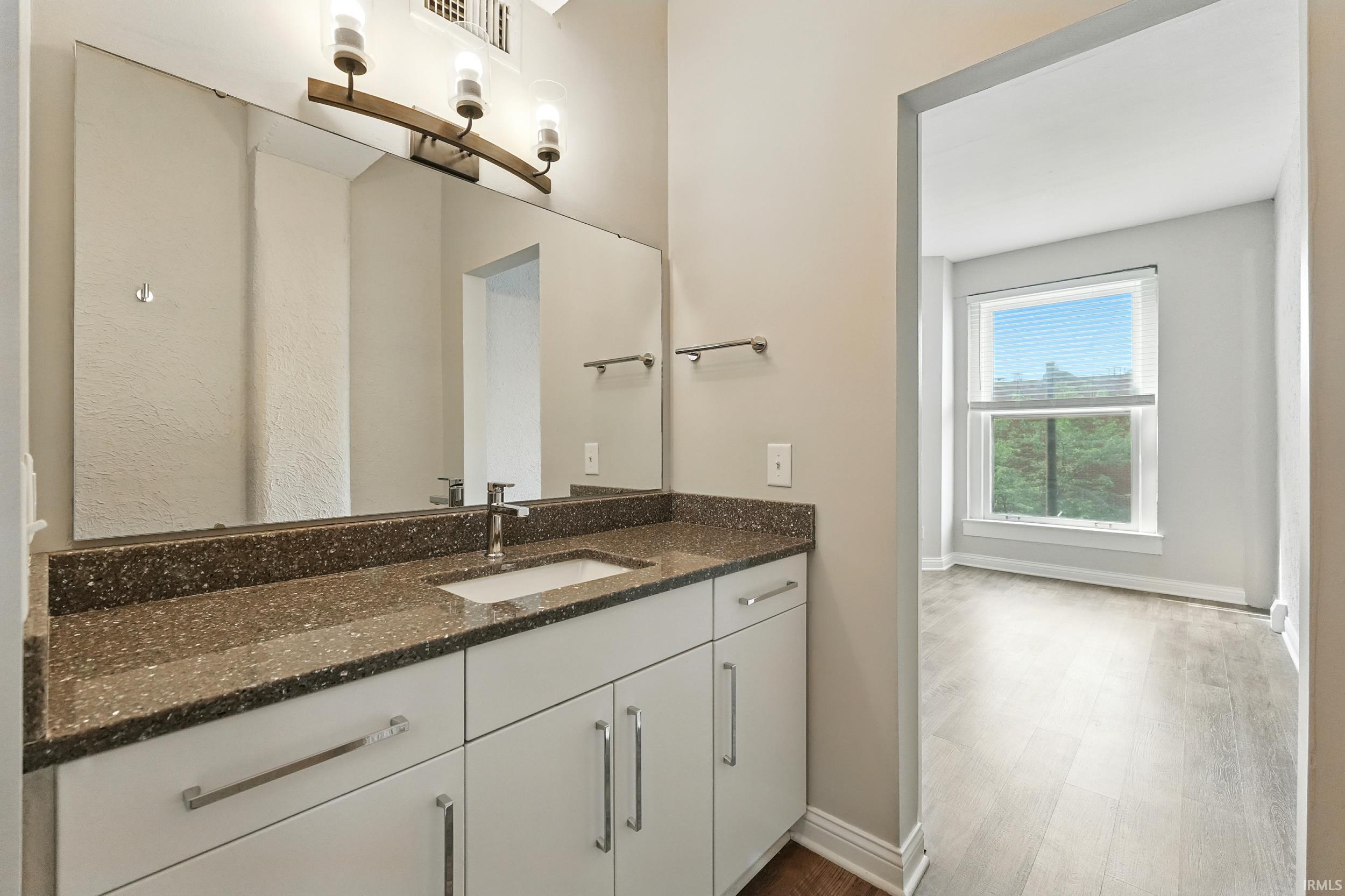 Photo 25 of 112 W Washington Boulevard