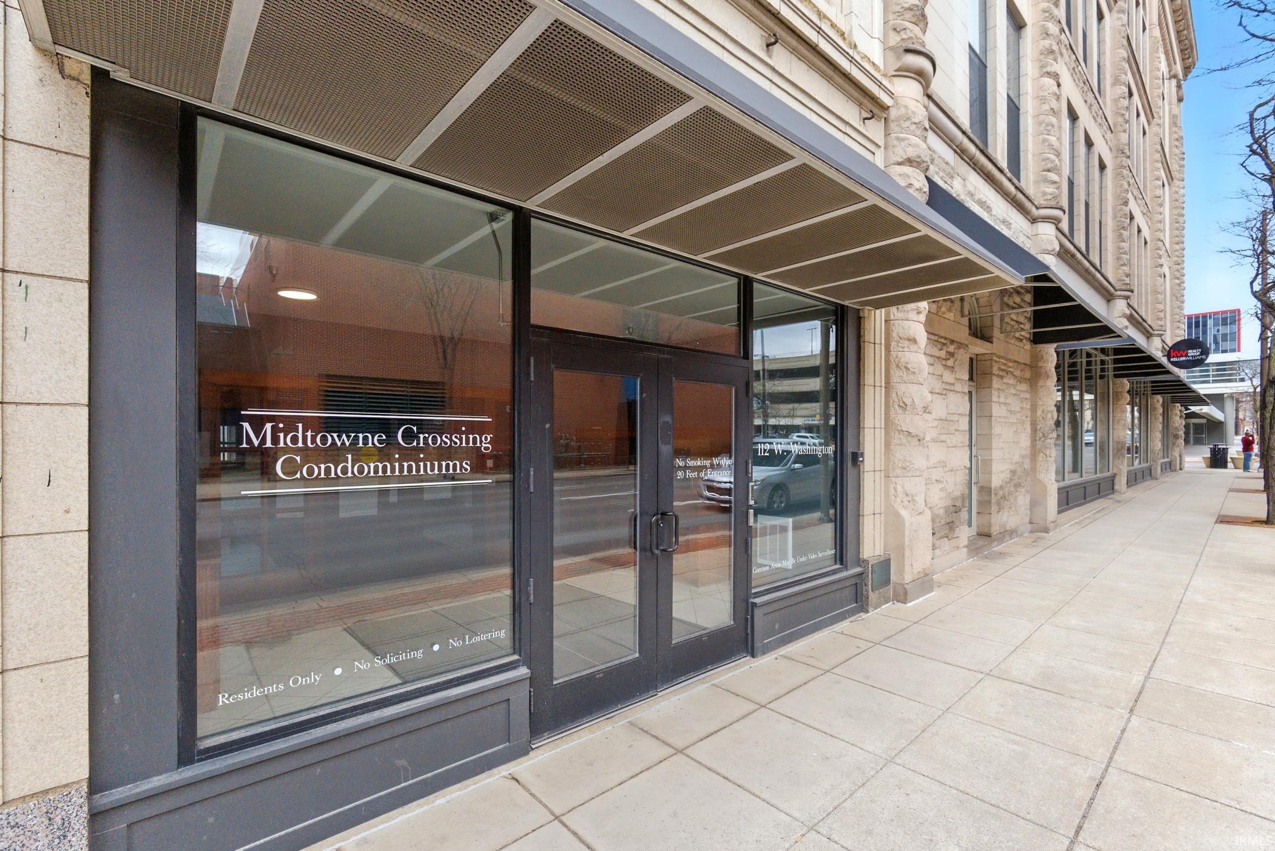Photo 3 of 112 W Washington Boulevard