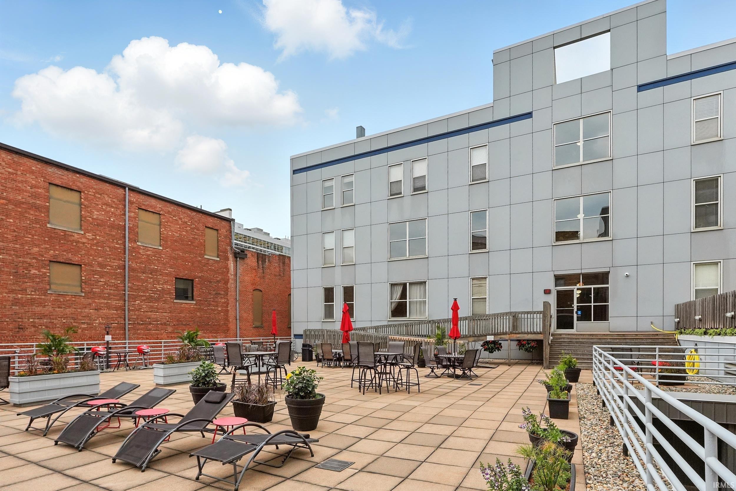 Photo 32 of 112 W Washington Boulevard