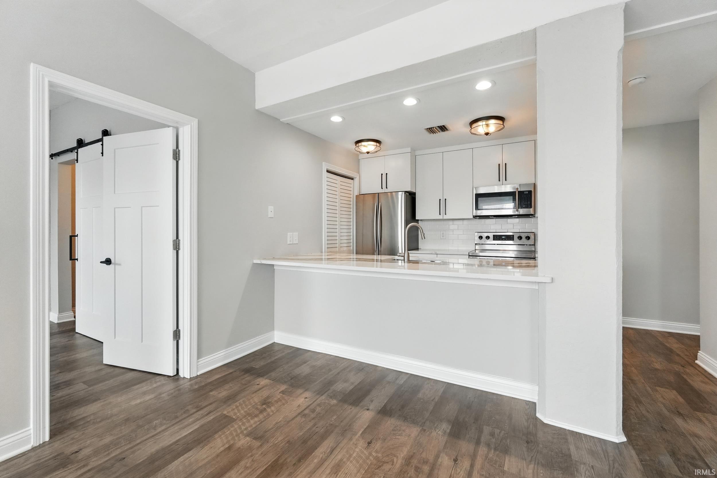 Photo 6 of 112 W Washington Boulevard