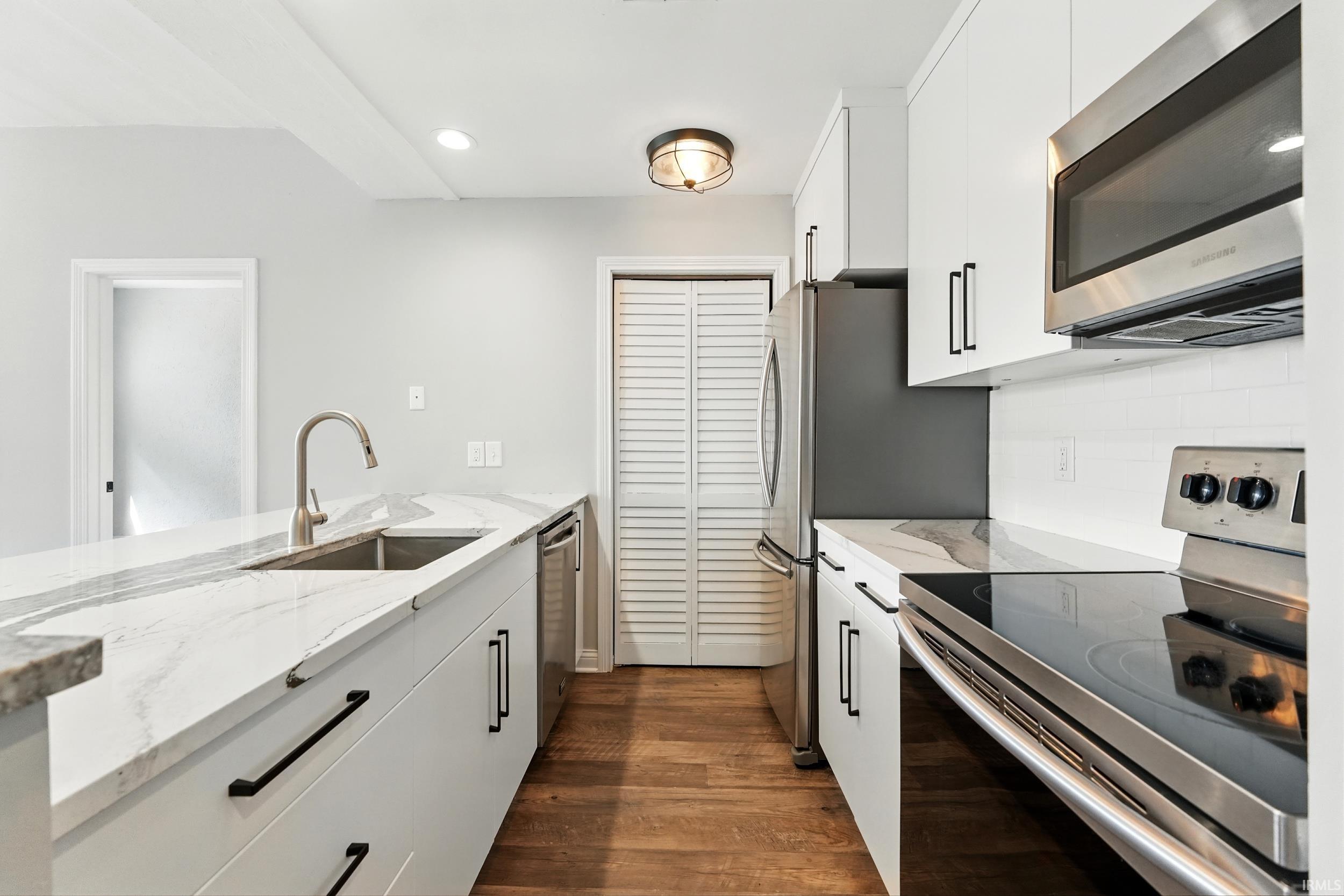 Photo 8 of 112 W Washington Boulevard