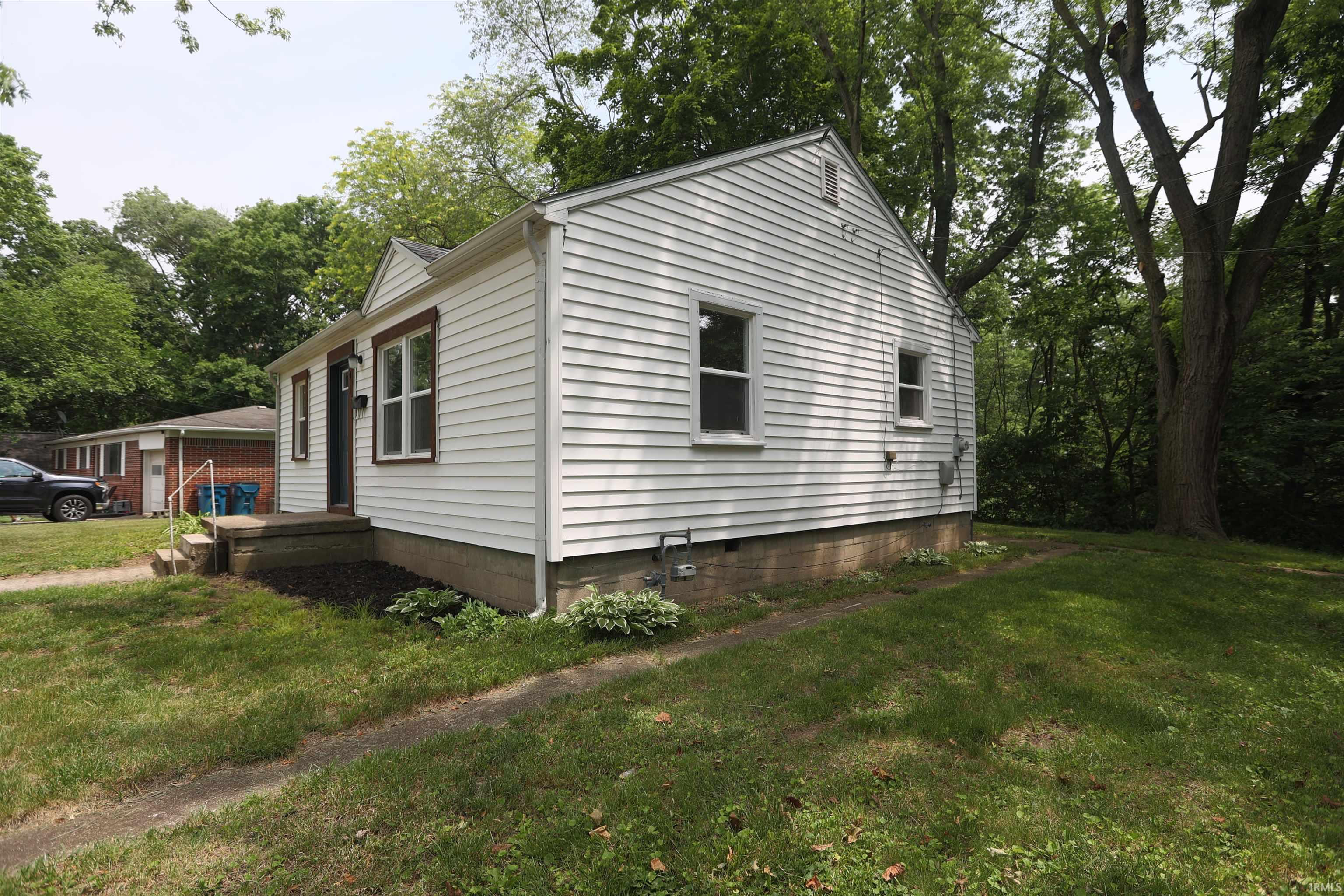 Photo 2 of 651 W Maple Street