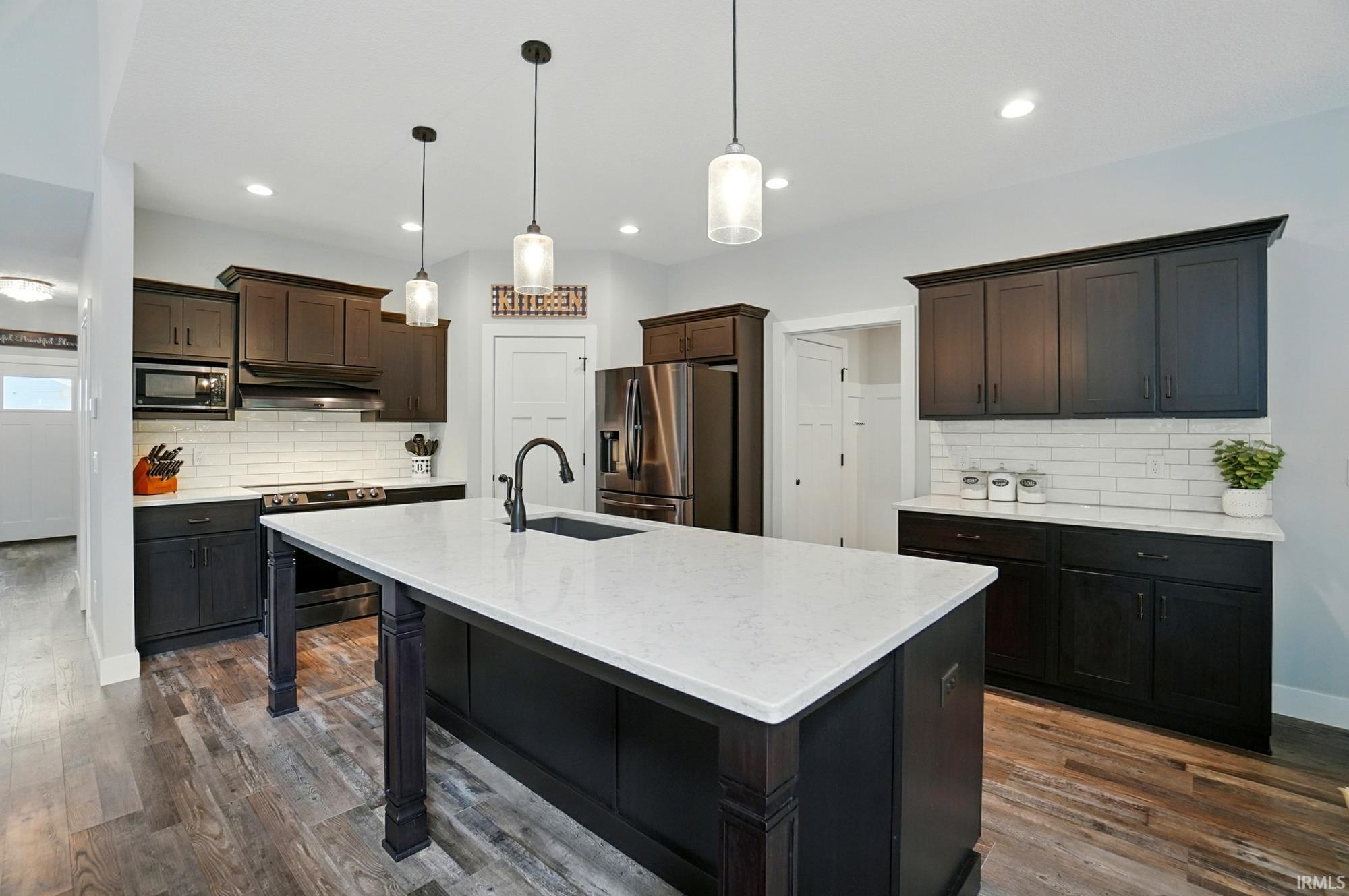 Photo 10 of 907 Switchfoot Drive