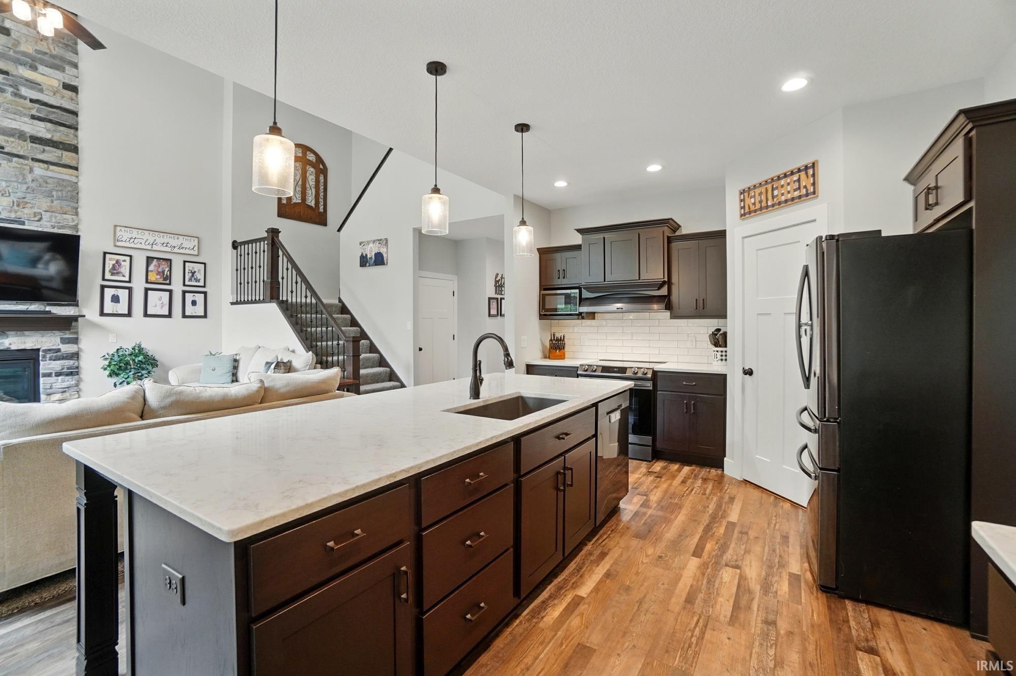 Photo 13 of 907 Switchfoot Drive