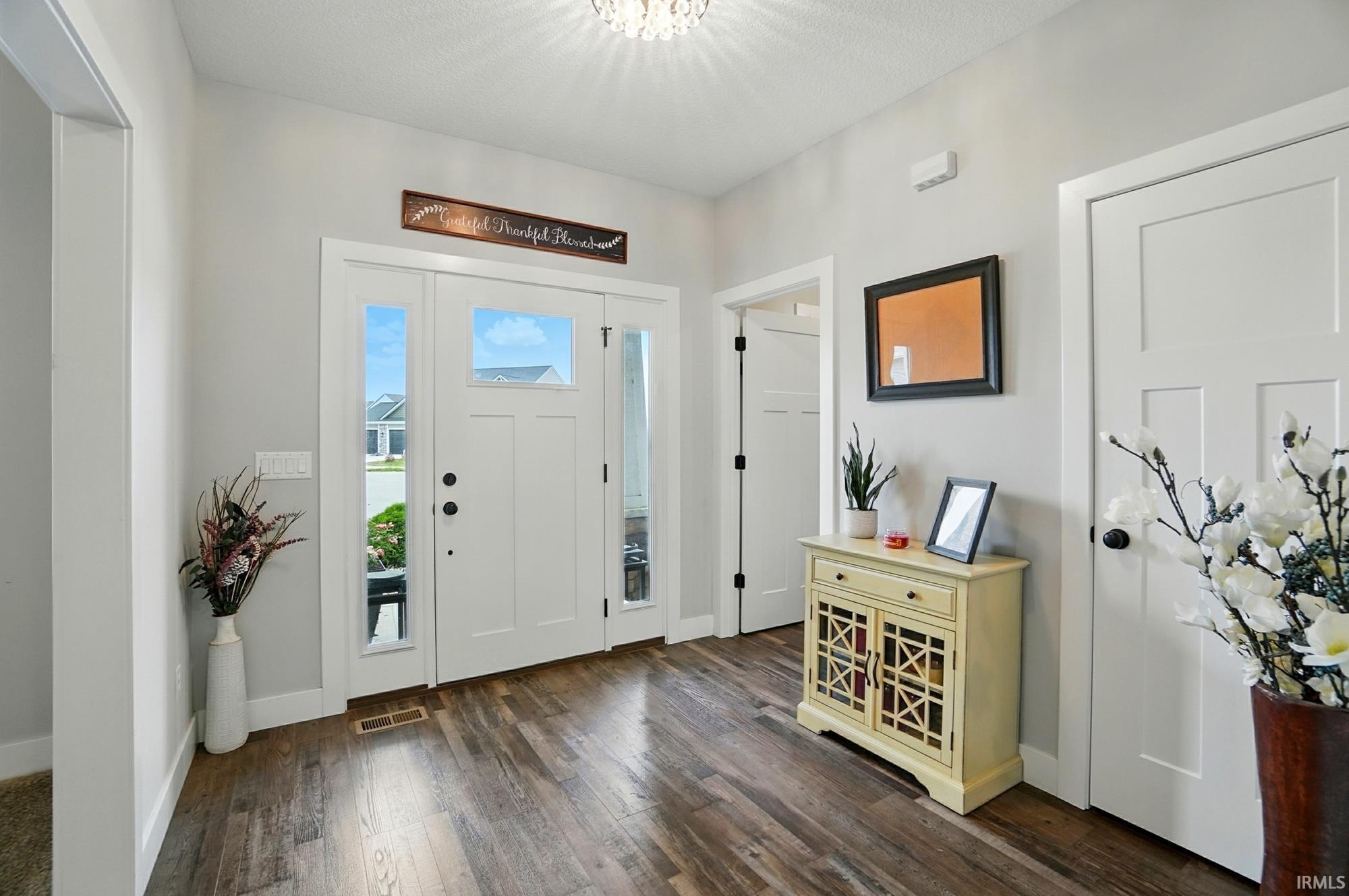 Photo 2 of 907 Switchfoot Drive
