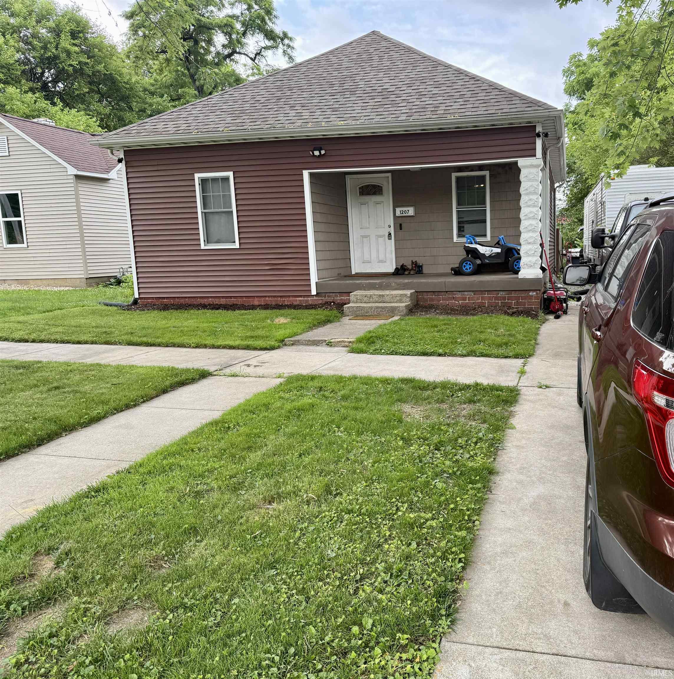 Homes for sale in Clinton, IN | 1207 Blackman St, Clinton, IN 47842 | MLS# 202522825