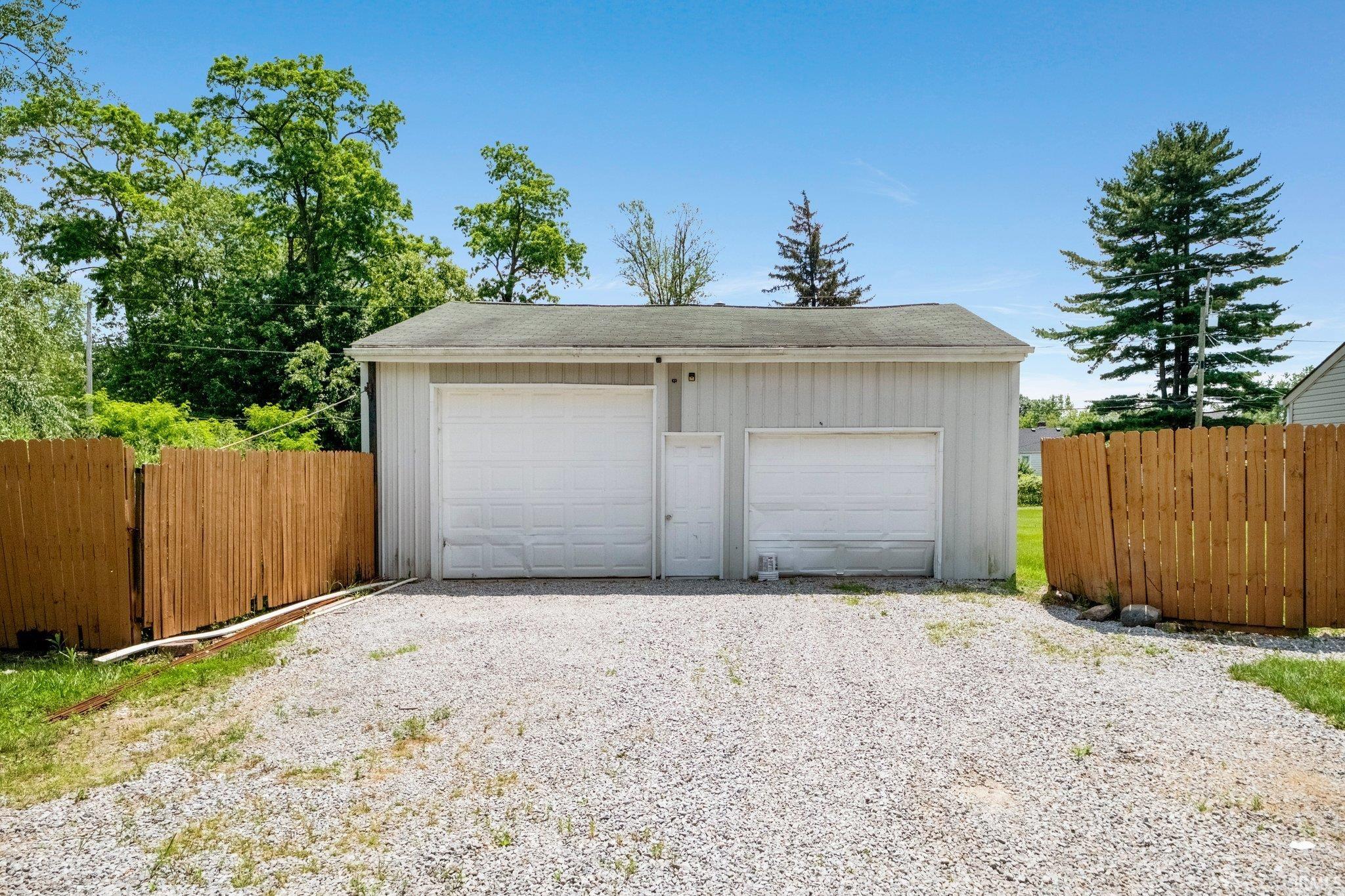 Photo 11 of 3420 Mccormick Avenue