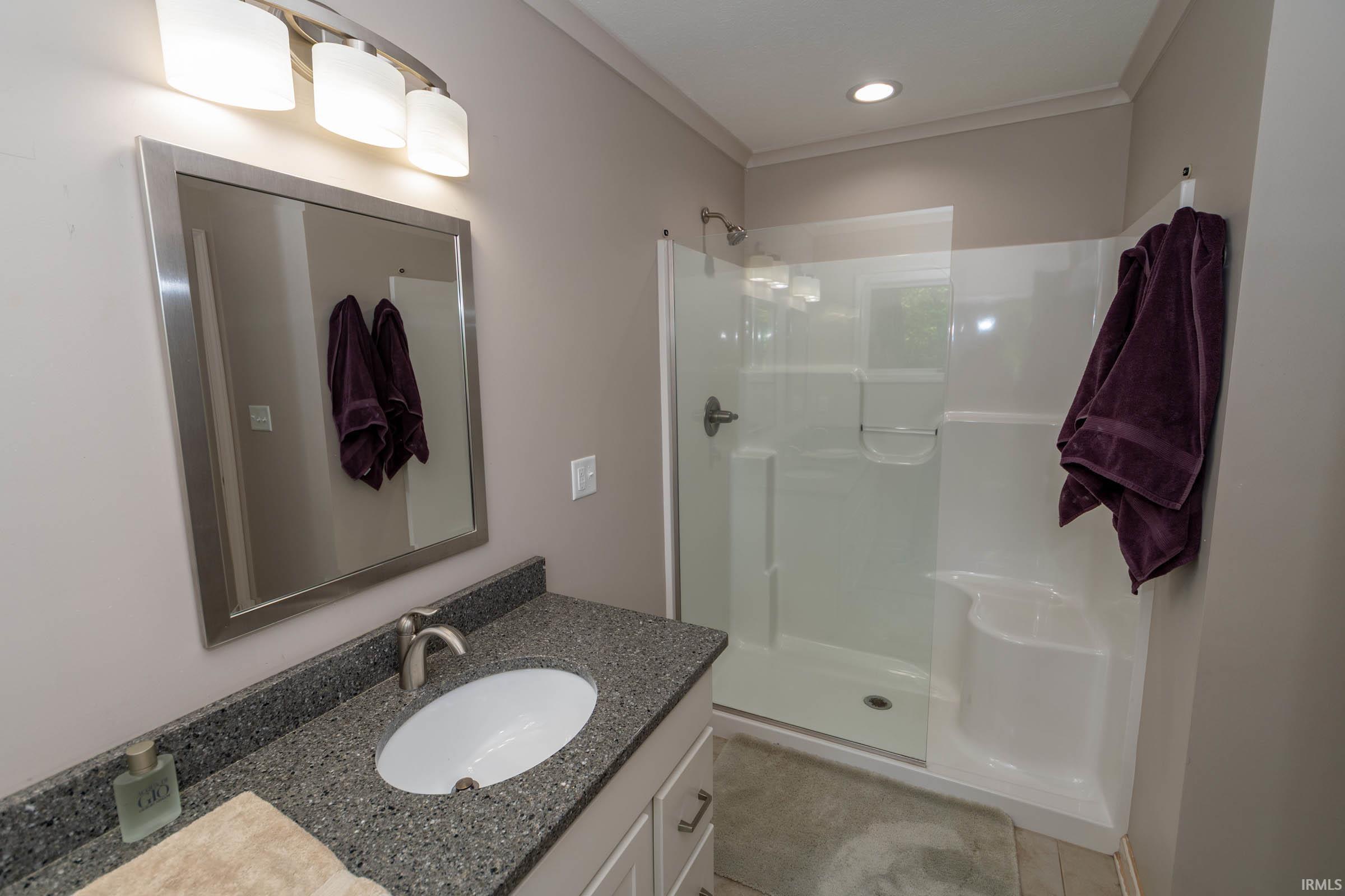 Photo 11 of 24413 Mckelvey Avenue