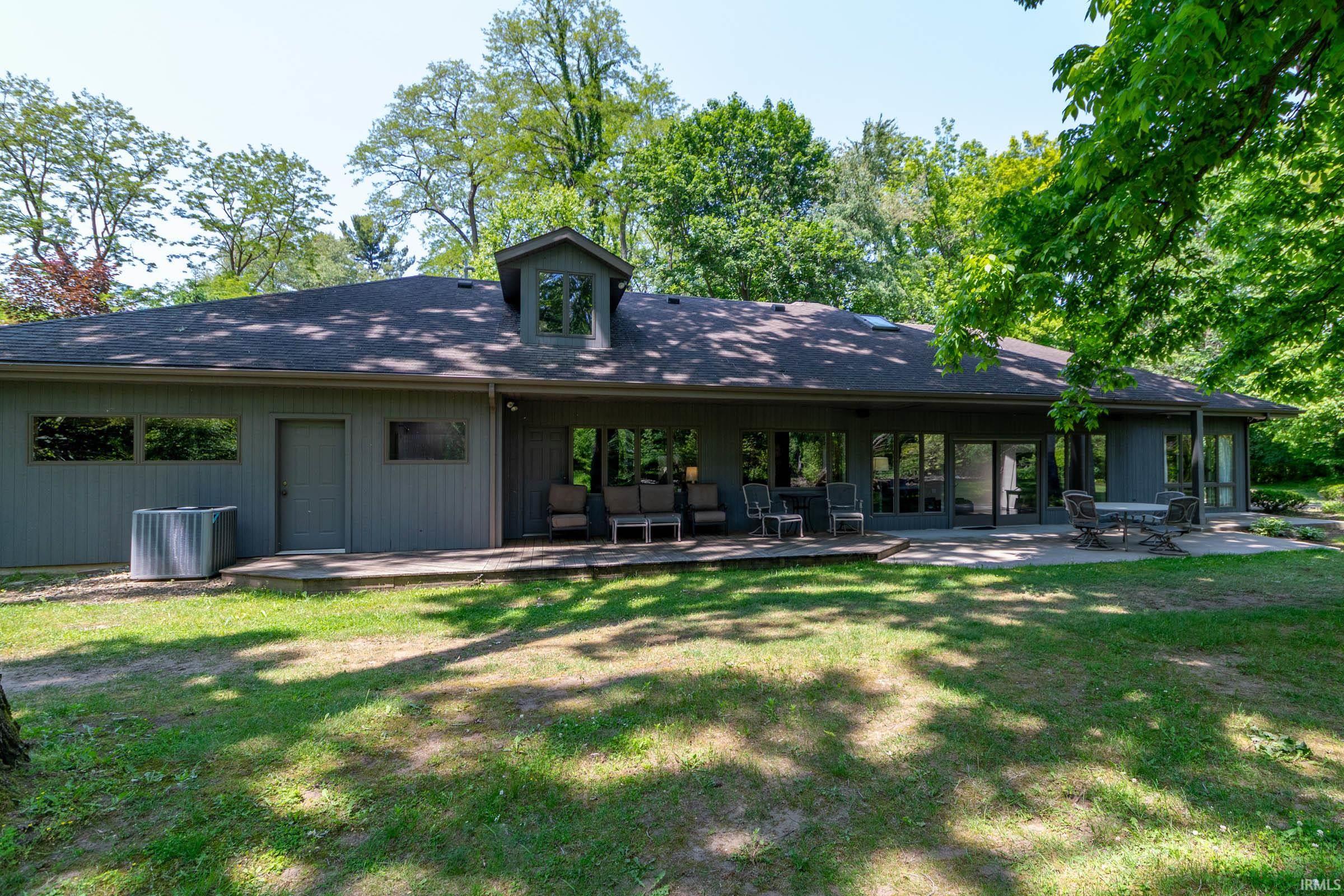 Photo 3 of 24413 Mckelvey Avenue