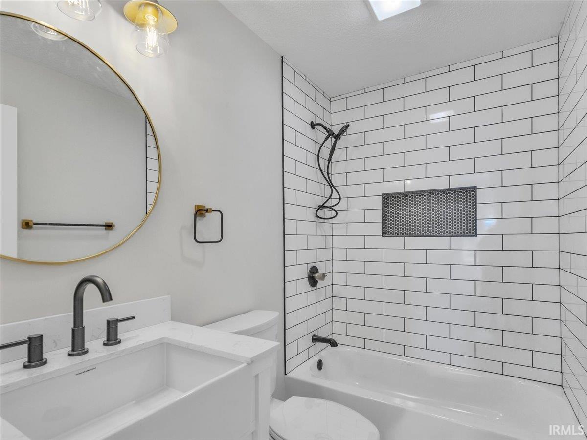 Photo 10 of 439 E Wayne Street