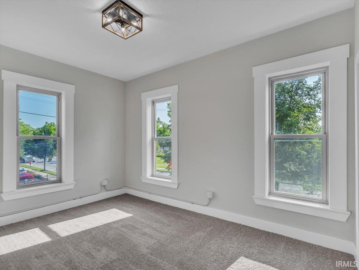 Photo 11 of 439 E Wayne Street
