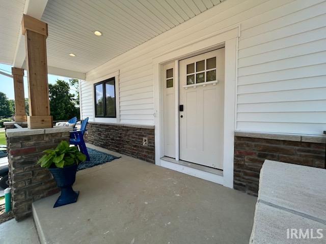 Photo 2 of 1498 N Shore Drive
