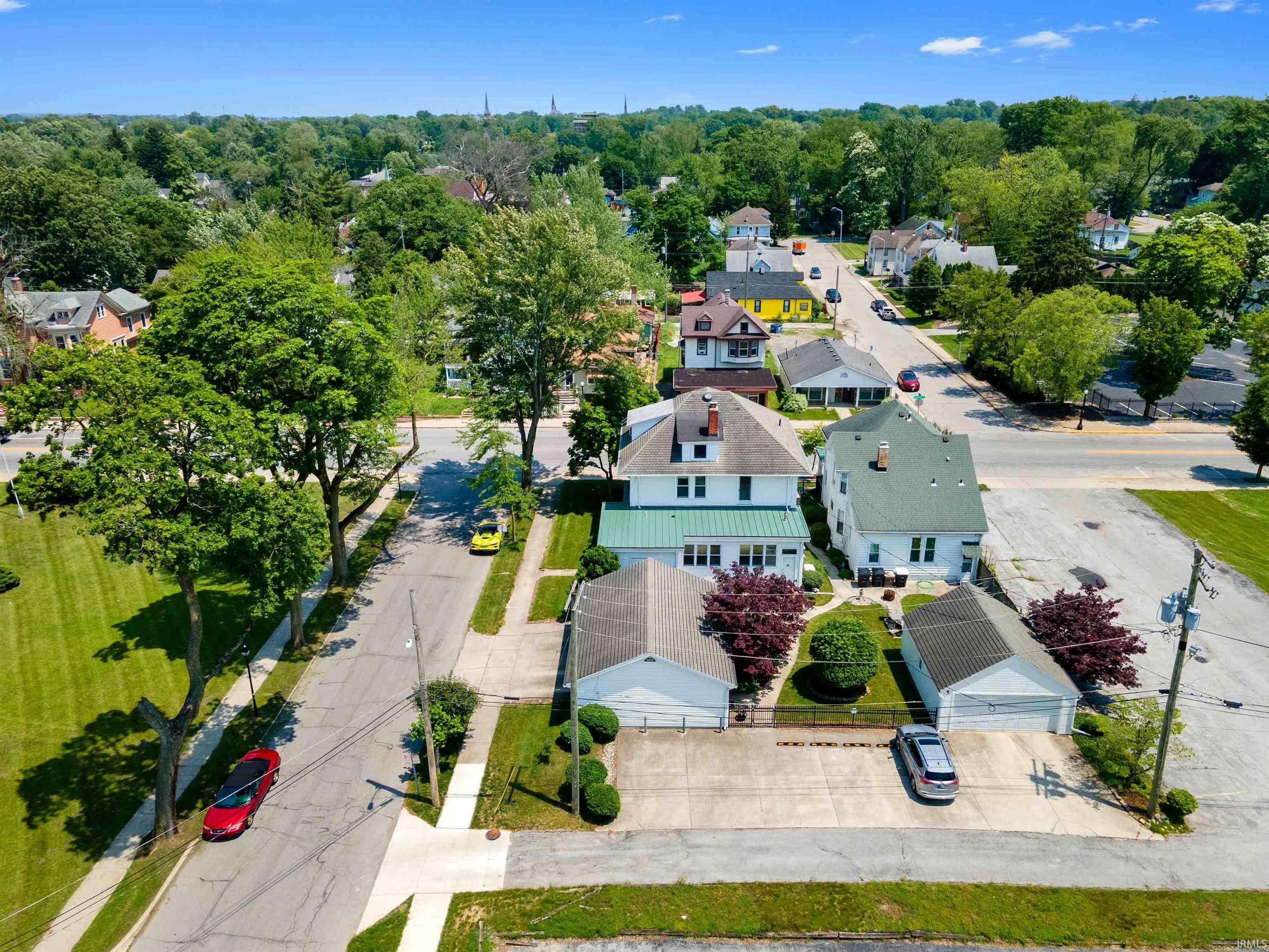 Photo 2 of 2402 Broadway Boulevard