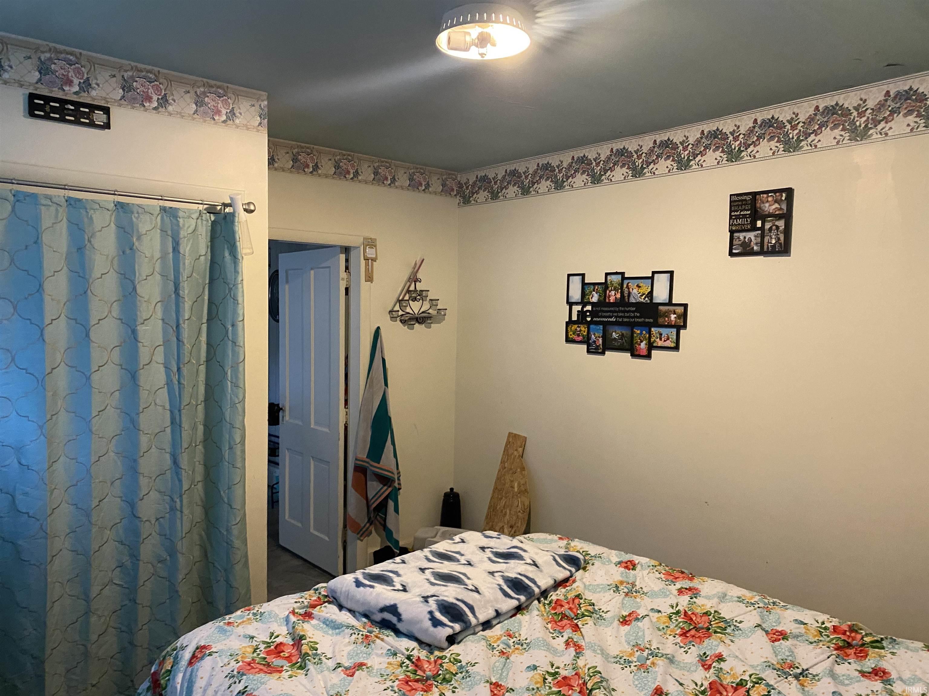Photo 11 of 506 N Sprunger Street