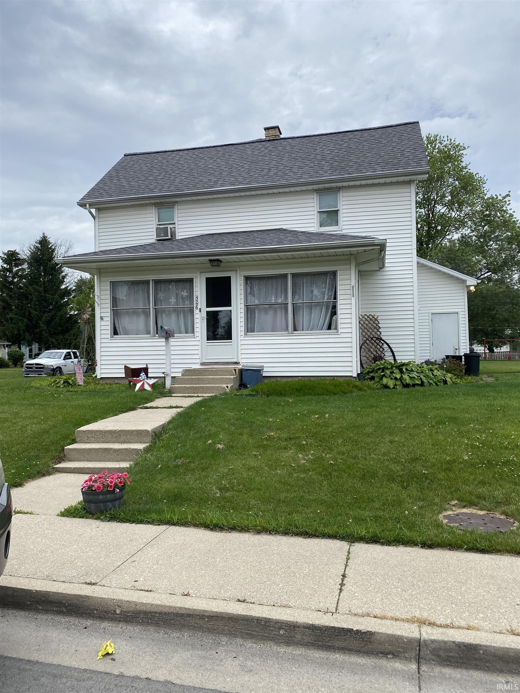 Photo 21 of 506 N Sprunger Street