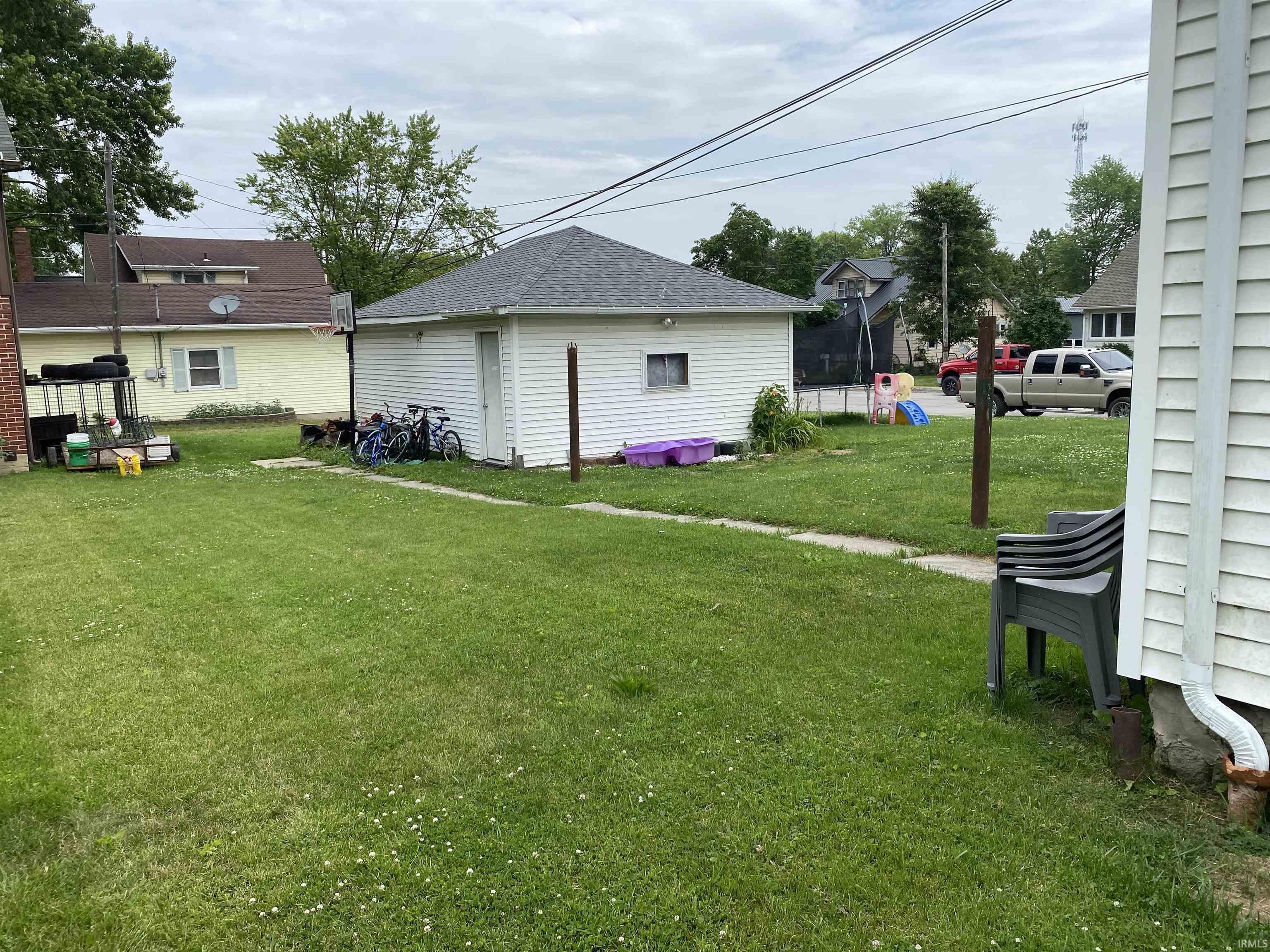 Photo 26 of 506 N Sprunger Street