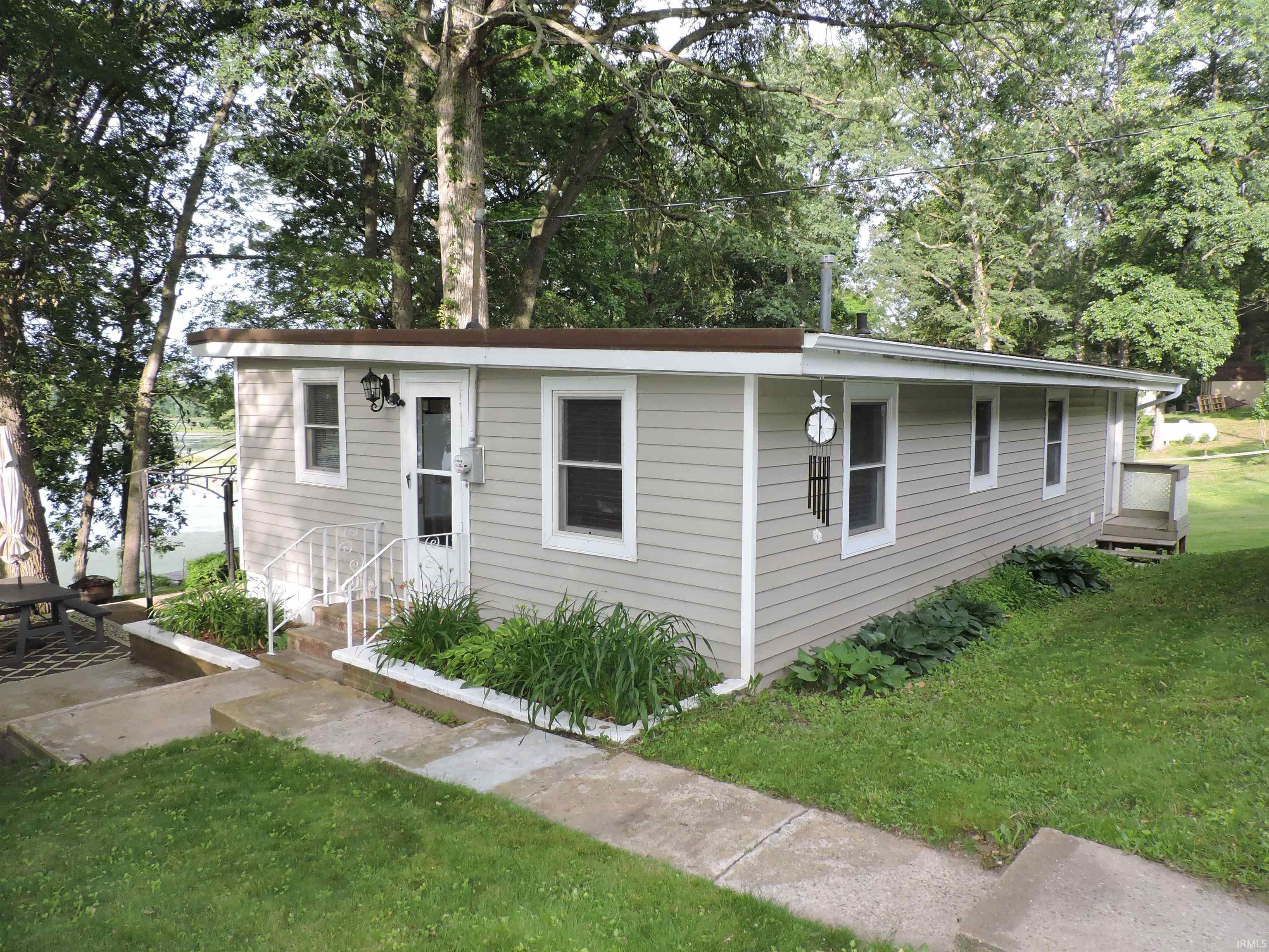 Photo 1 of 3643 S Bruner Road