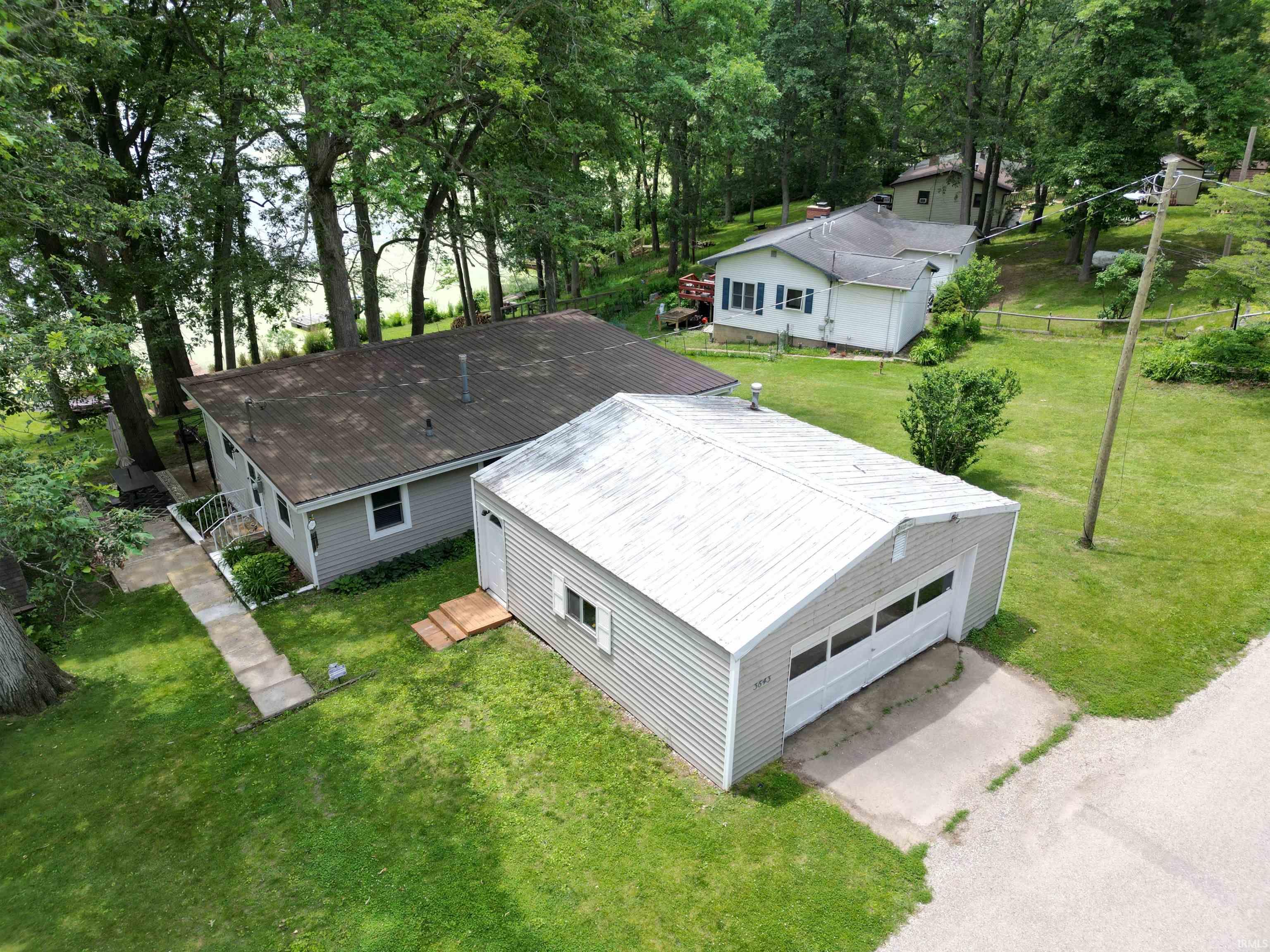 Photo 2 of 3643 S Bruner Road