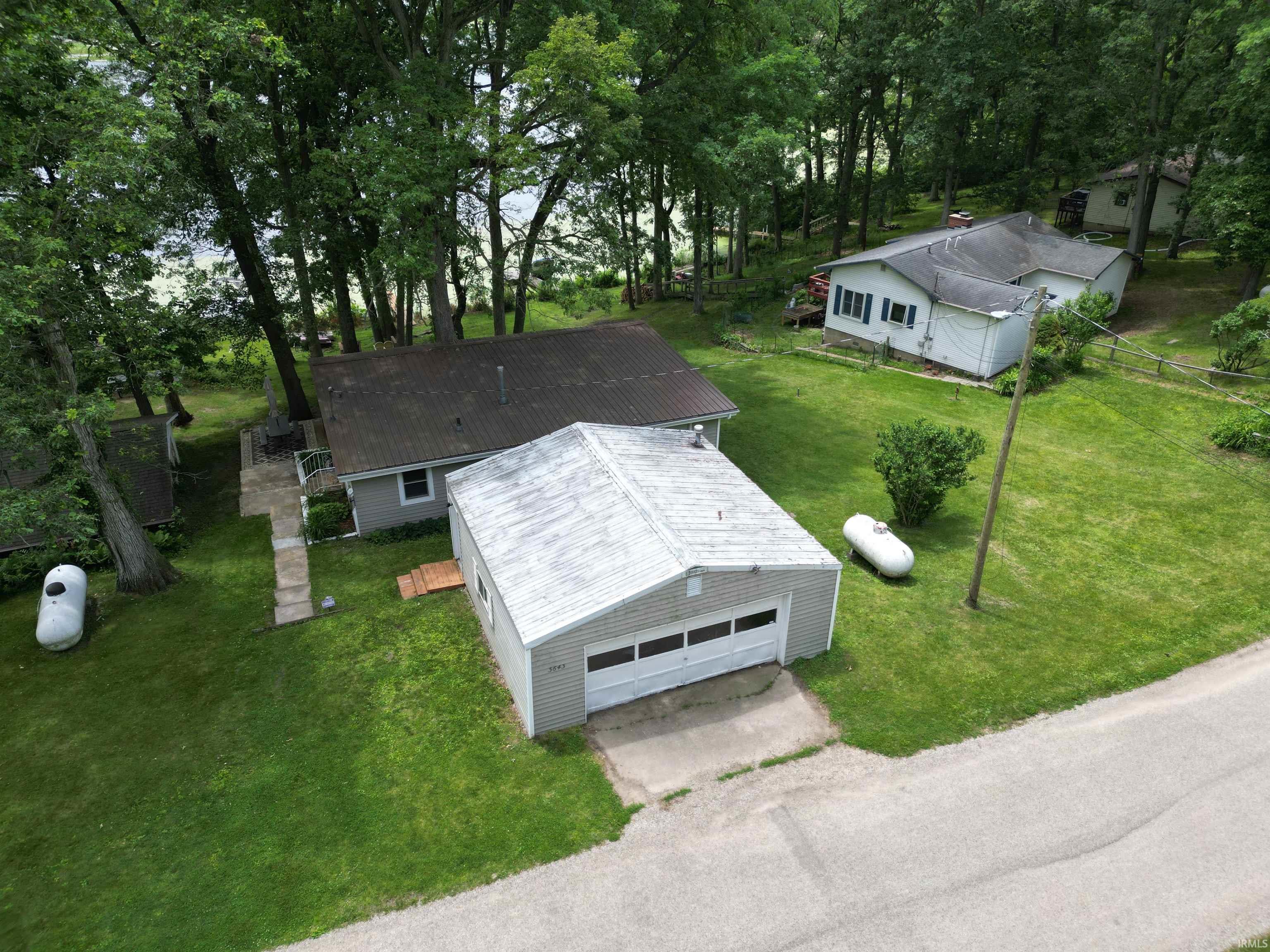 Photo 3 of 3643 S Bruner Road