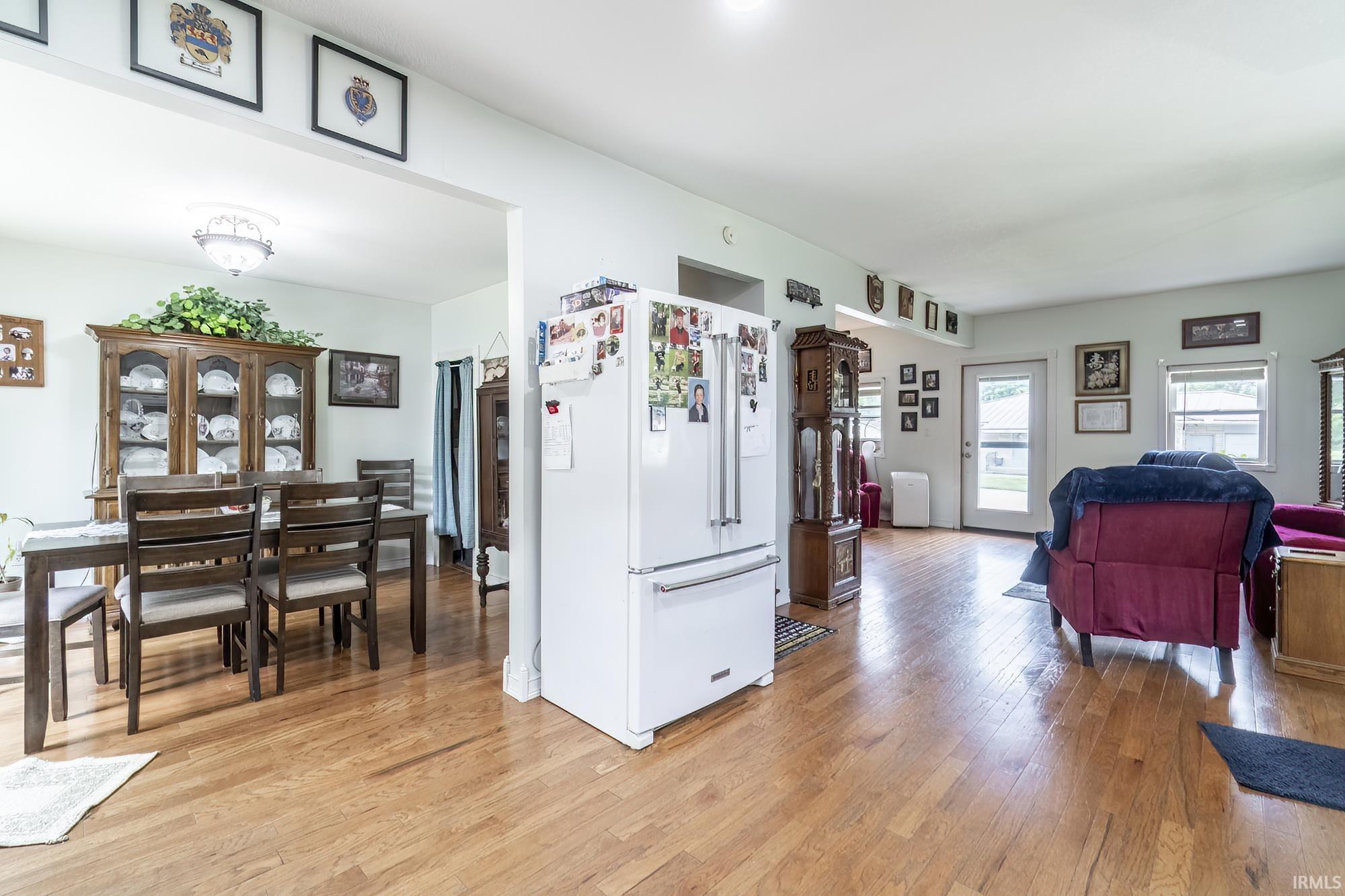 Photo 4 of 200 PYLE Street