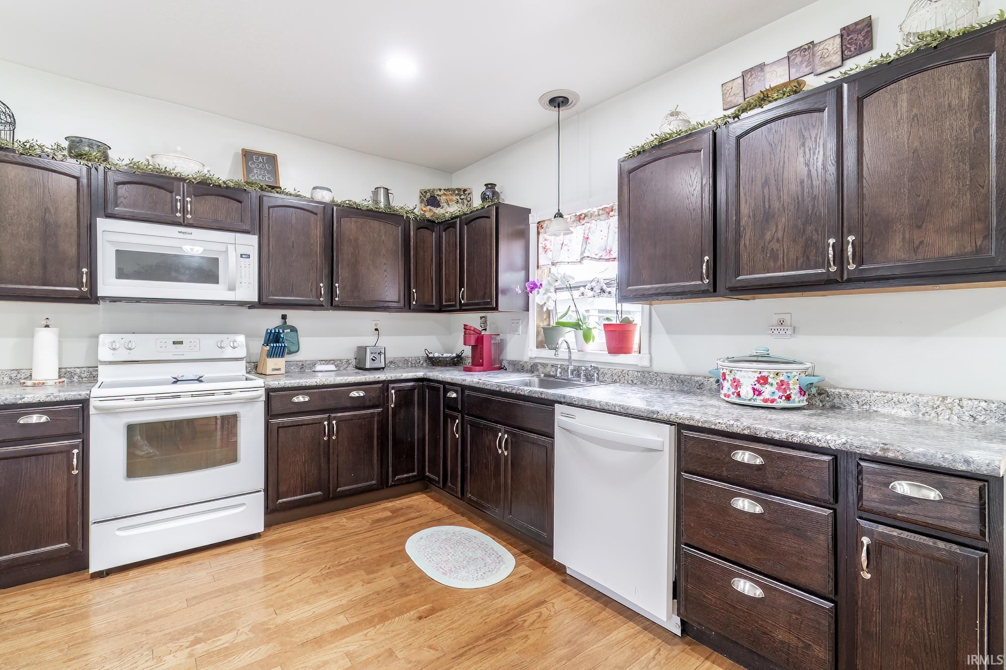 Photo 9 of 200 PYLE Street