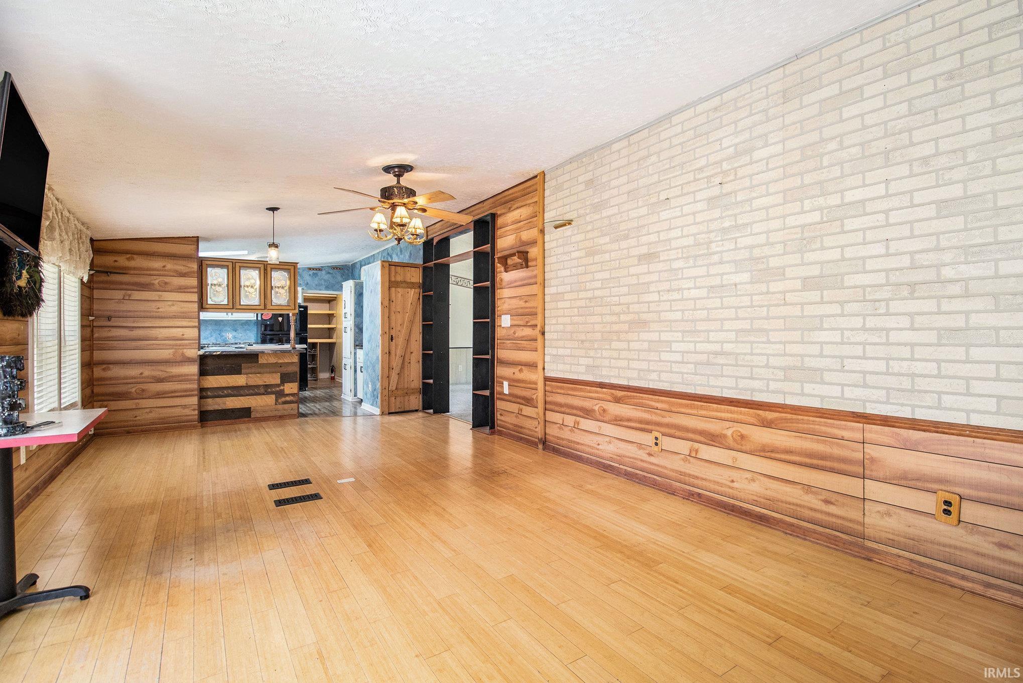 Photo 6 of 30059 Oriole Street