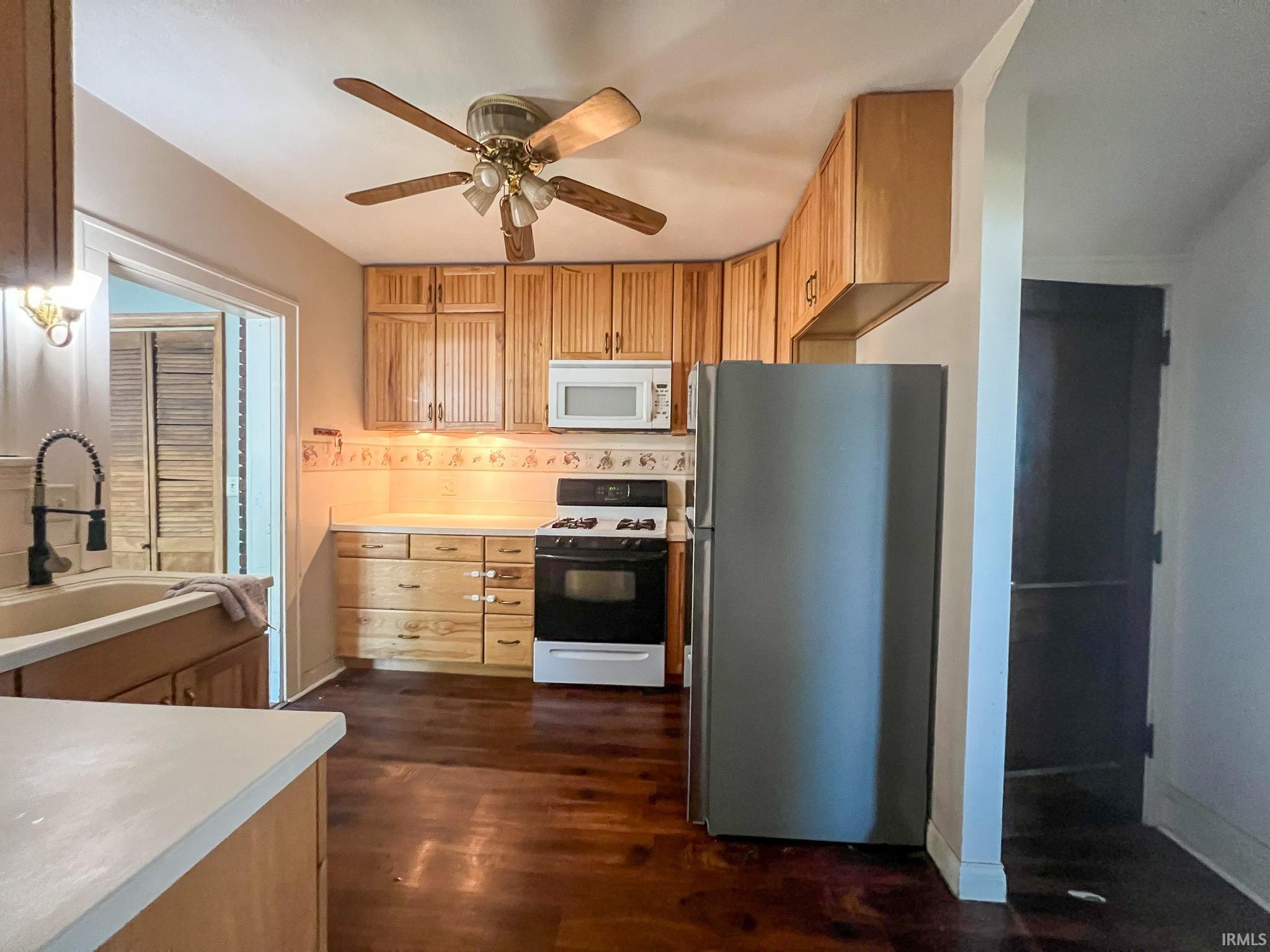 Photo 11 of 1321 E Jackson Boulevard
