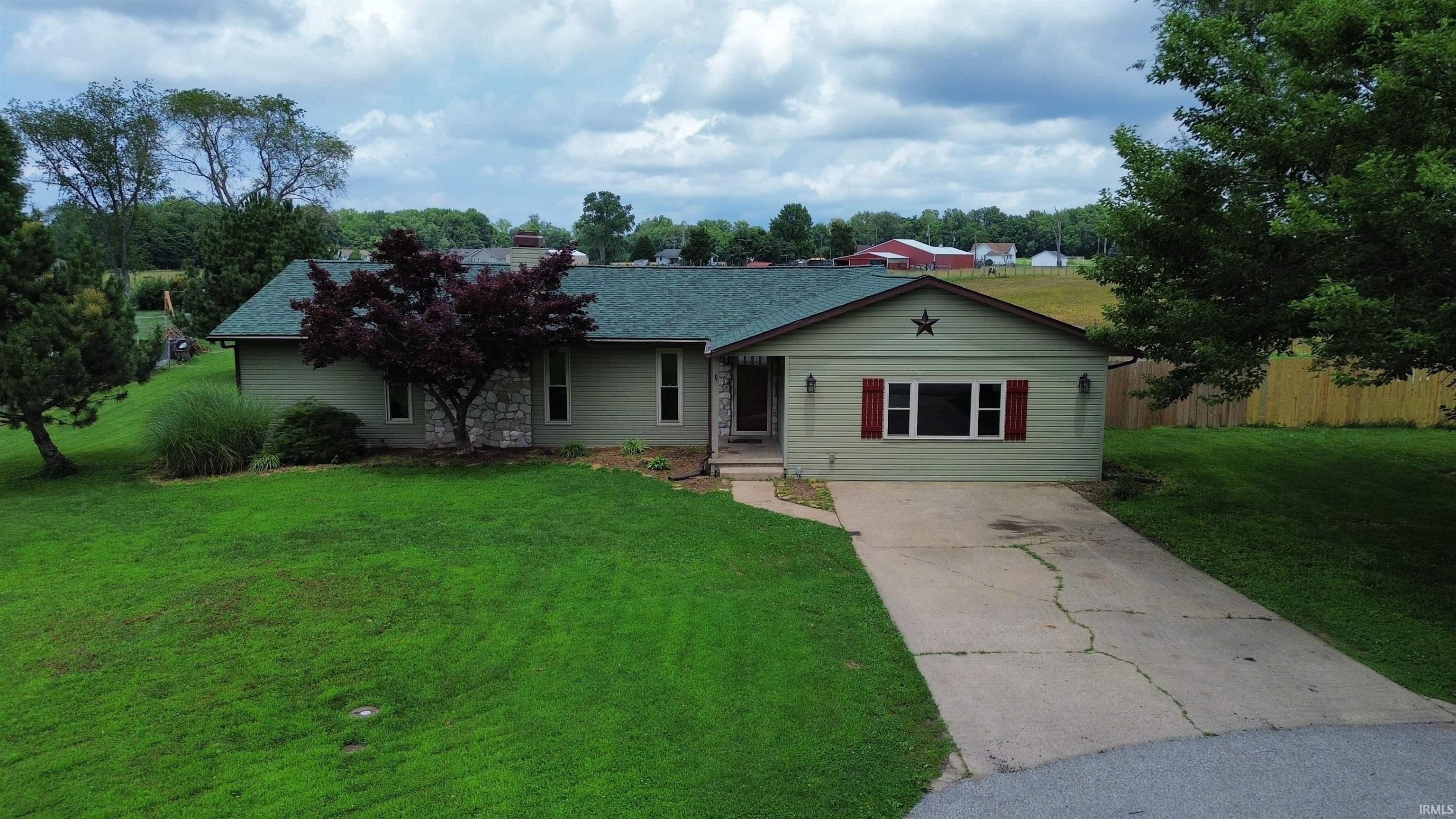 Homes for sale in Vincennes, IN | 1821 E Johnson Ln, Vincennes, IN 47591 | MLS# 202523160