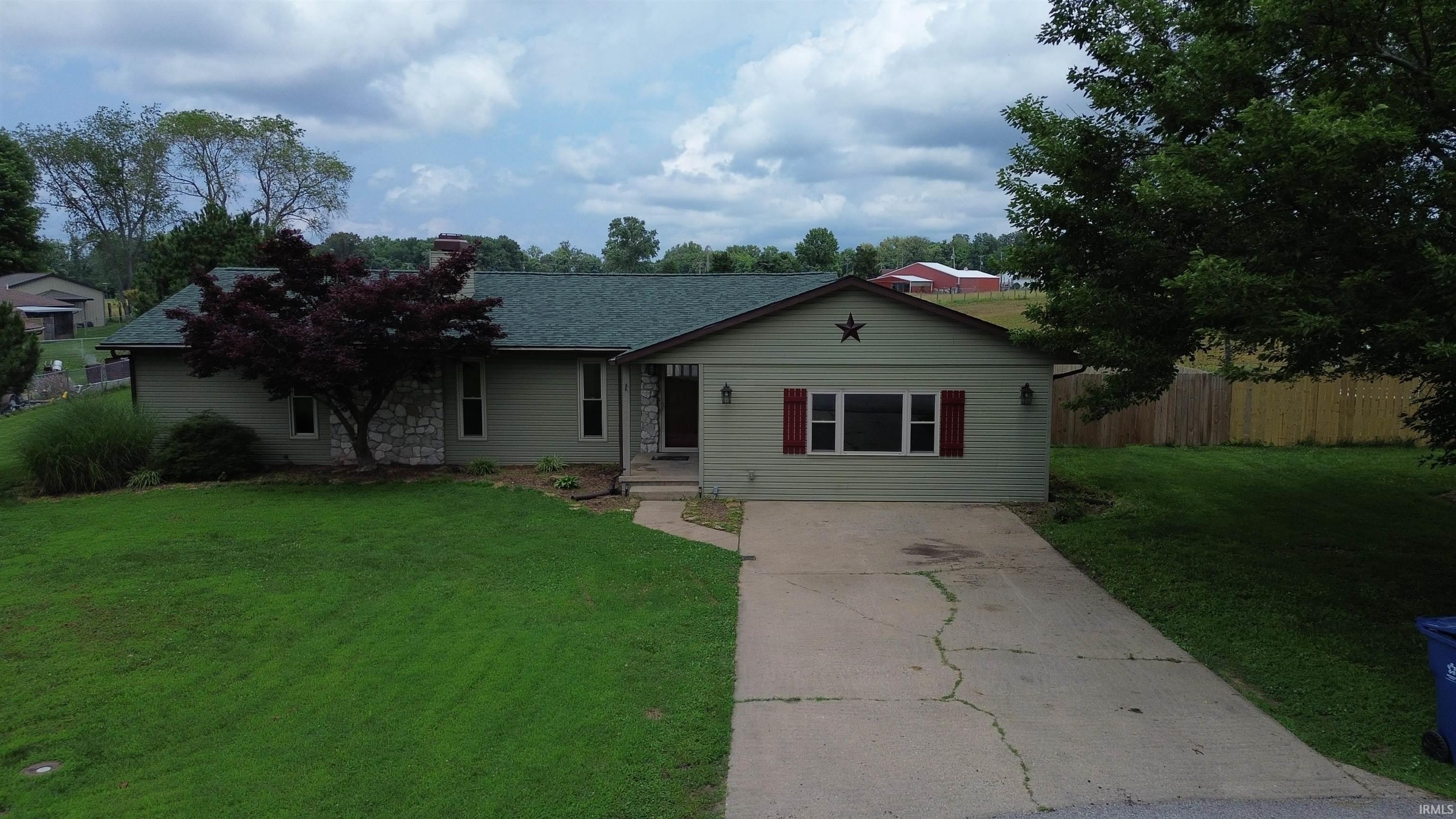 Homes for sale in Vincennes, IN | 1821 E Johnson Ln, Vincennes, IN 47591 | MLS# 202523160