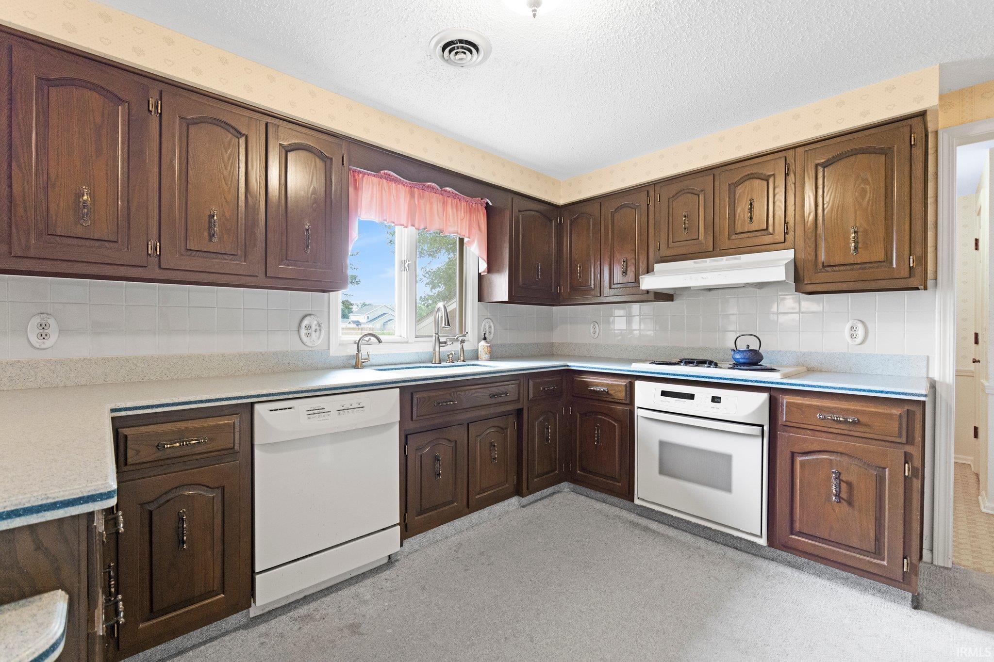 Photo 9 of 16801 Darling Road