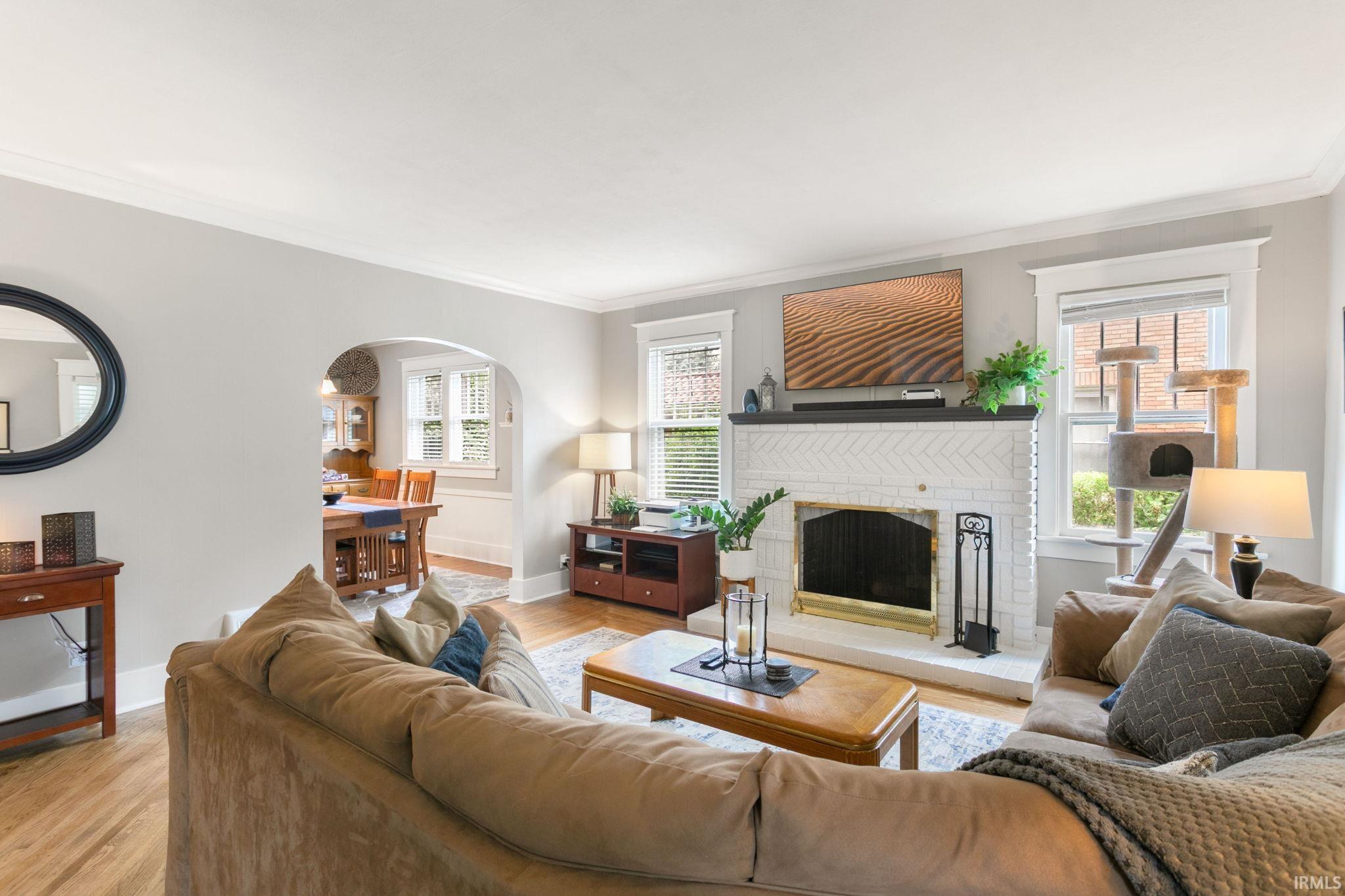 Photo 3 of 2217 E Jackson Boulevard