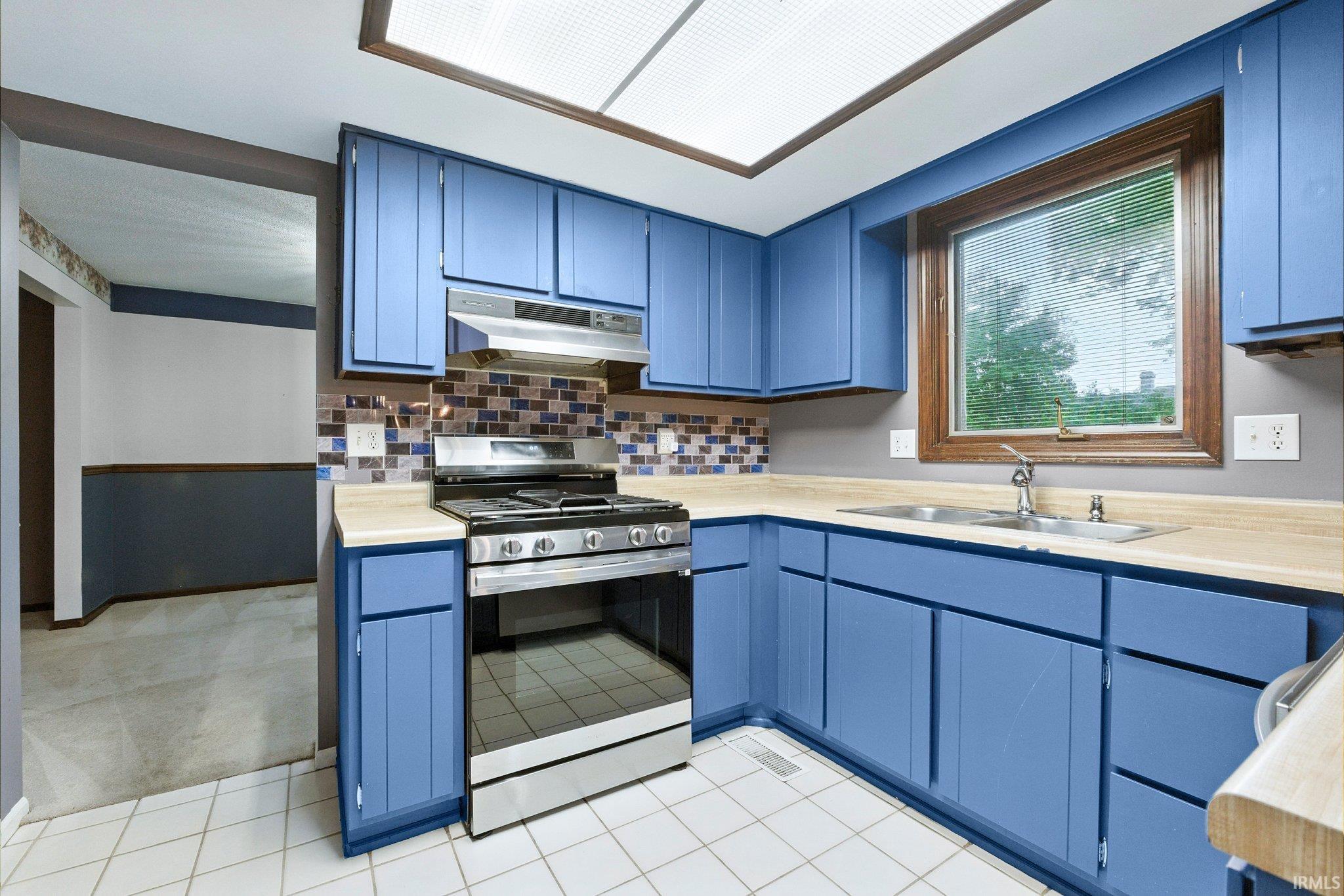 Photo 11 of 7702 Sunderland Drive