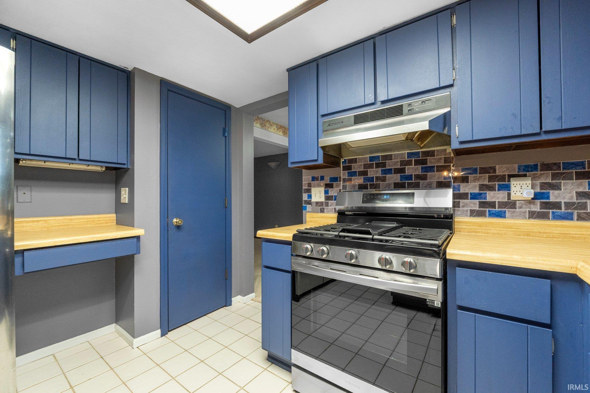 Photo 12 of 7702 Sunderland Drive