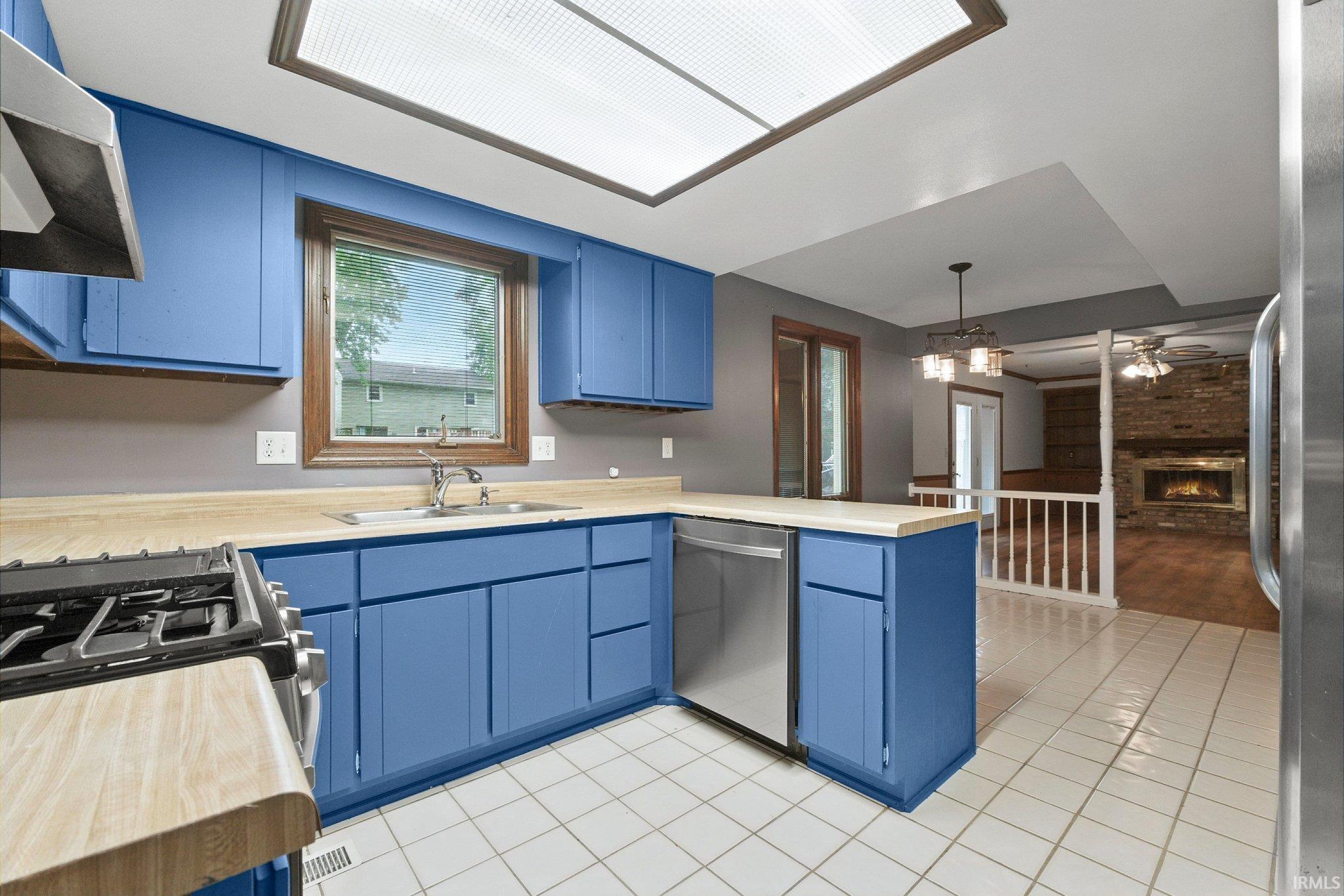 Photo 9 of 7702 Sunderland Drive