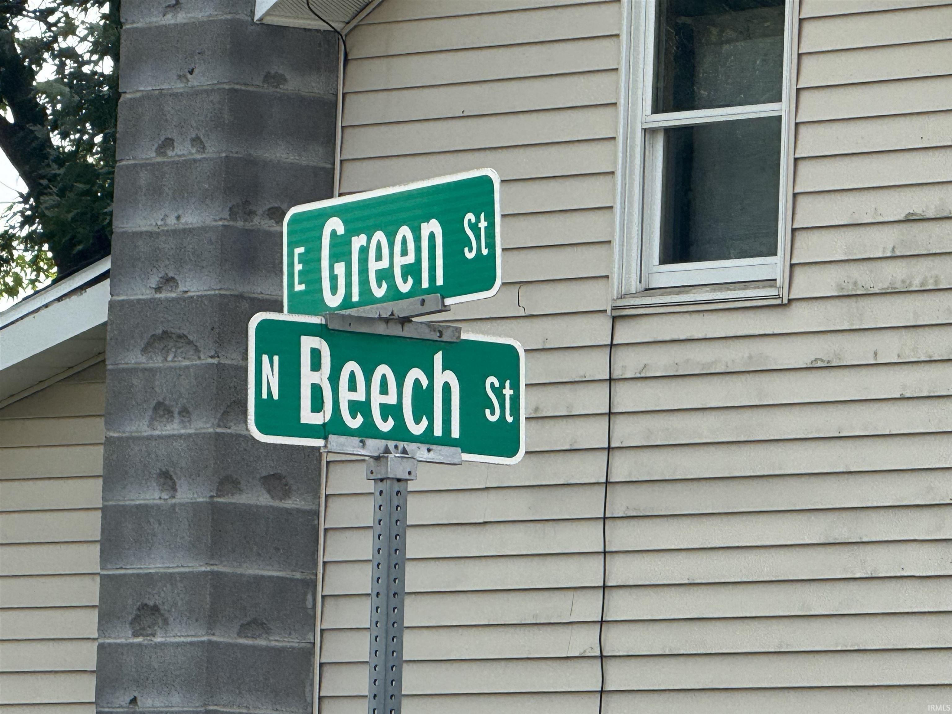 Photo 3 of 416 E GREEN Street