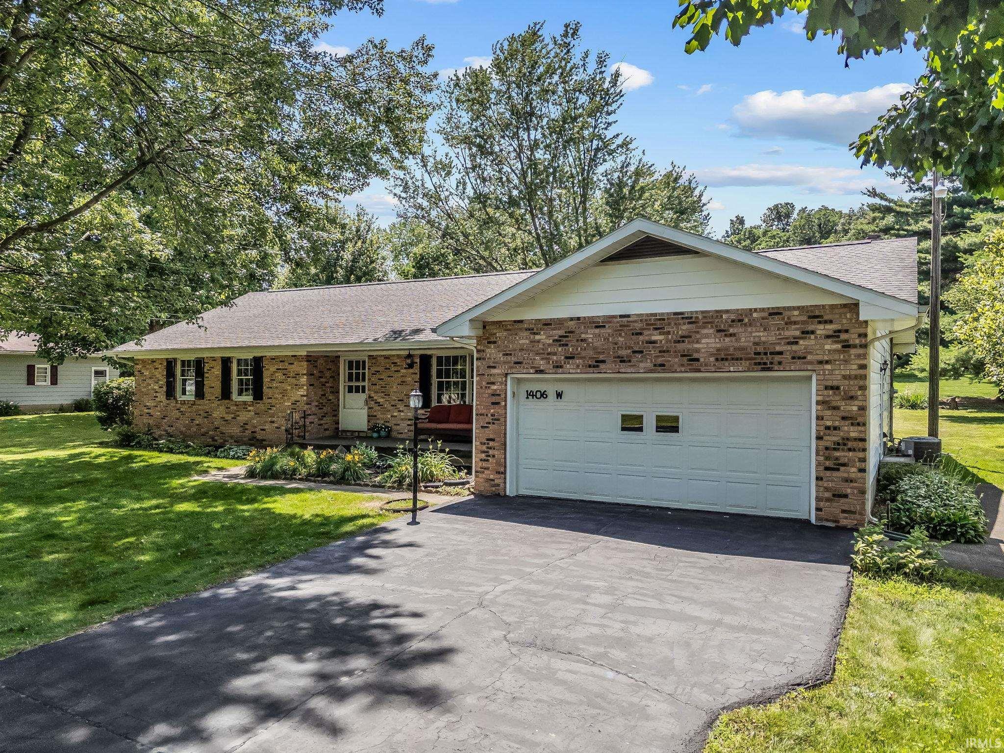 Photo 1 of 1406 W Orchard Drive