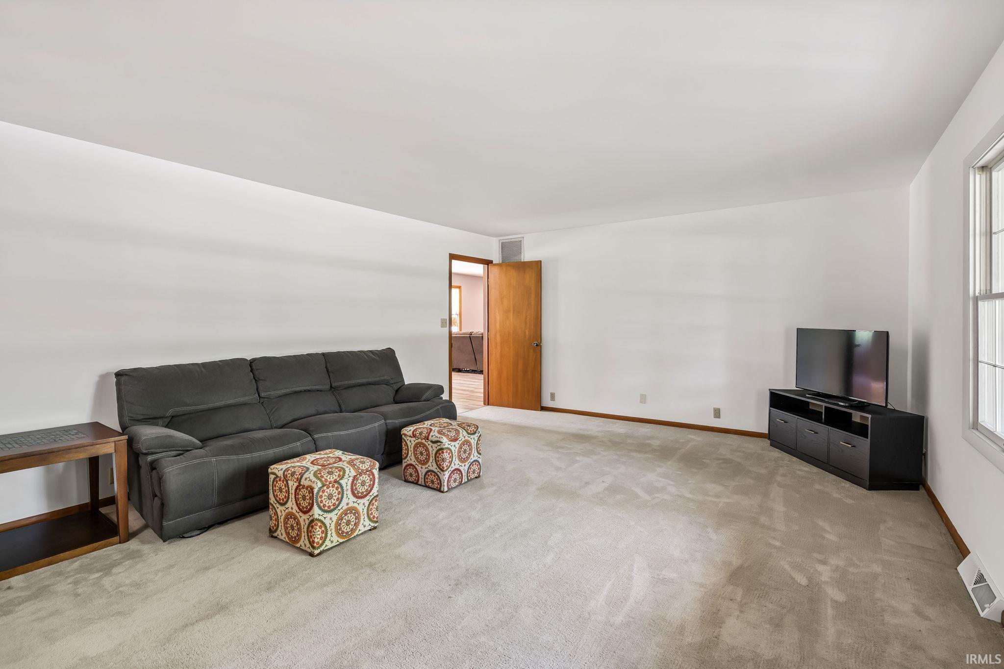 Photo 6 of 1406 W Orchard Drive