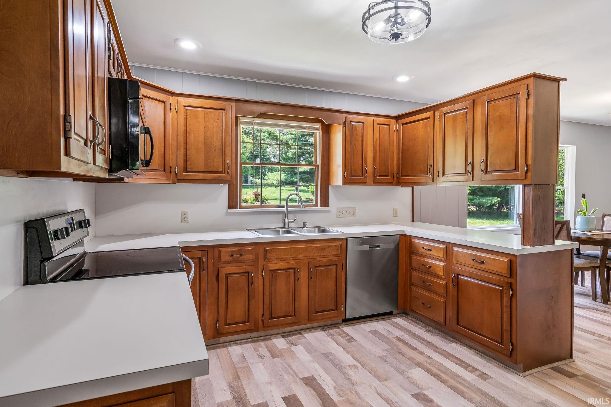 Photo 8 of 1406 W Orchard Drive