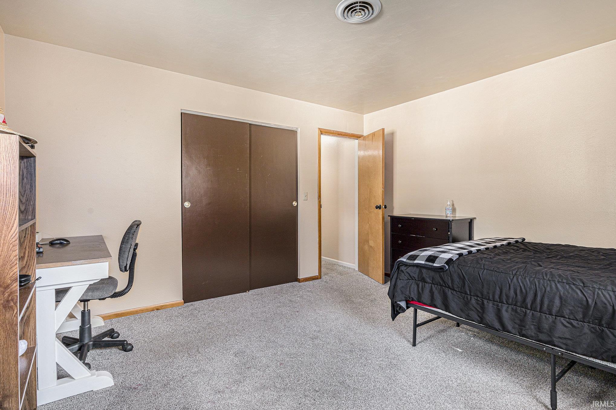Photo 10 of 60220 Robin Hood Lane