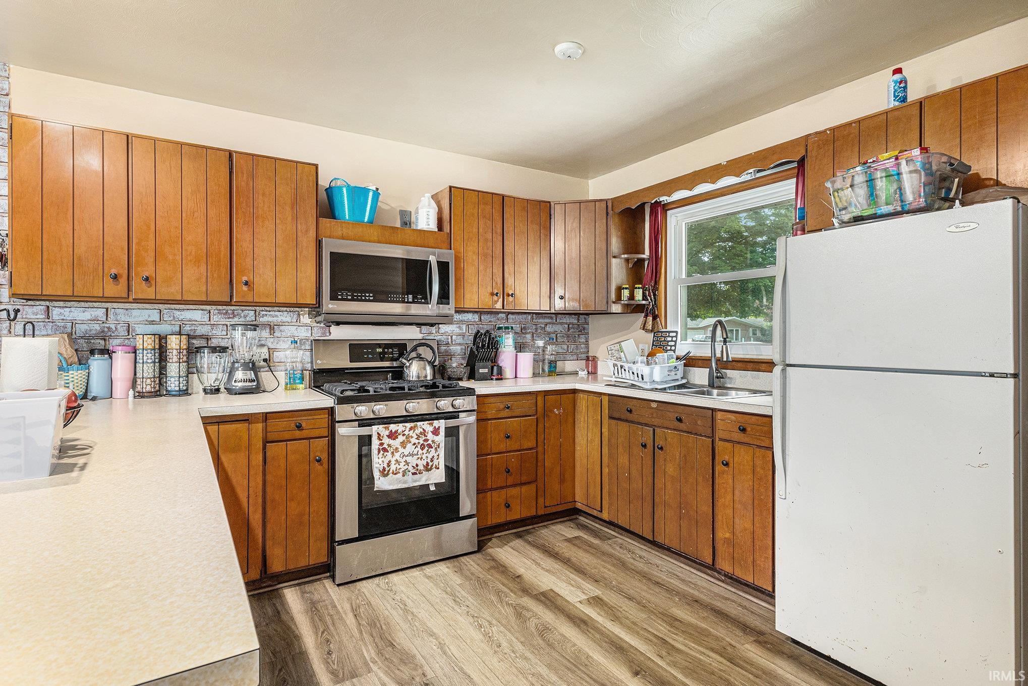 Photo 5 of 60220 Robin Hood Lane