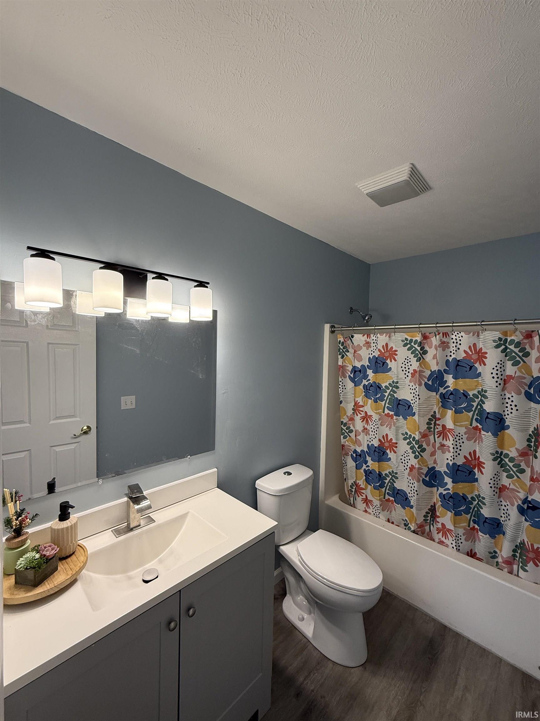 Photo 6 of 800 E Arthur Street