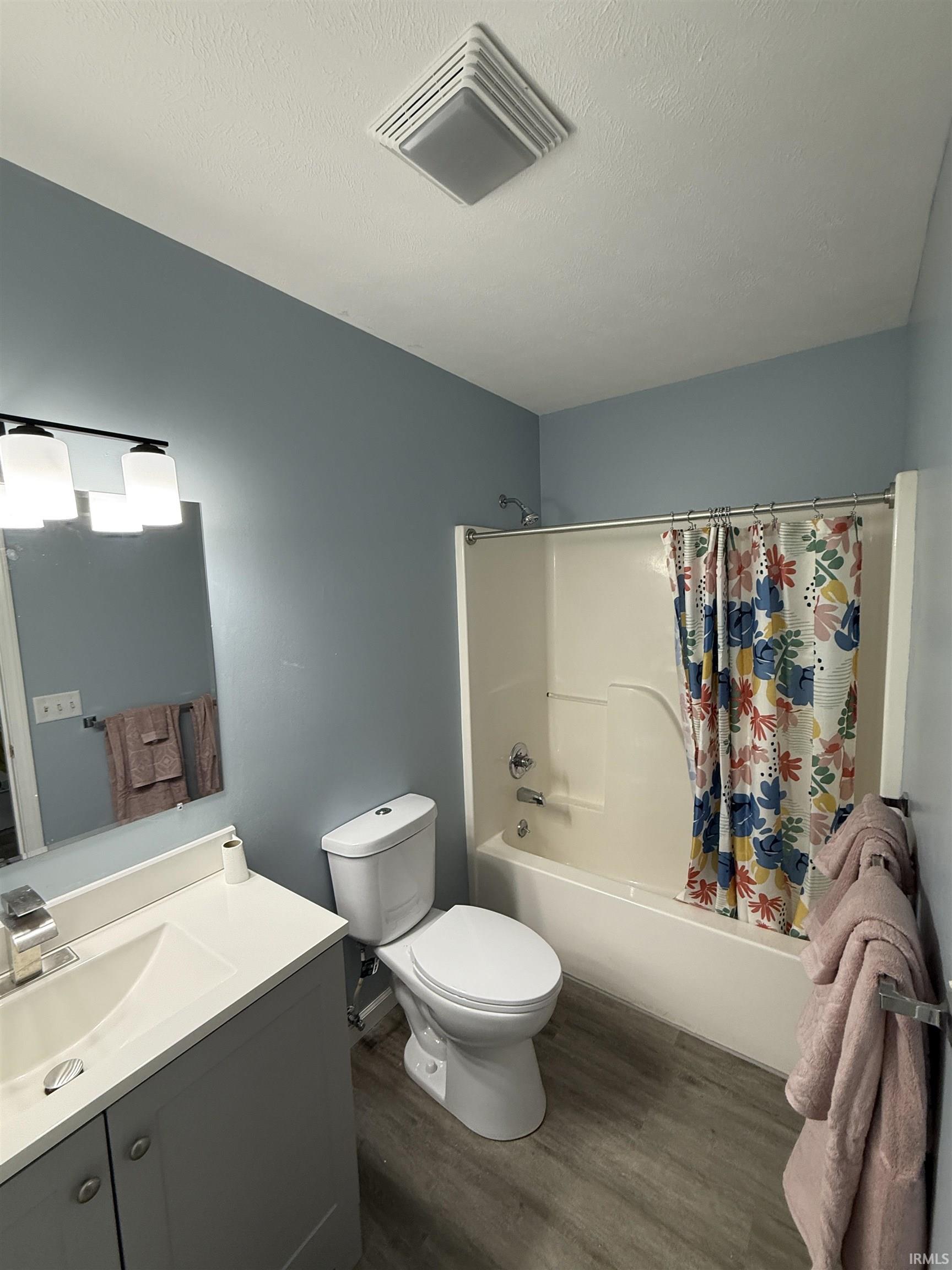 Photo 8 of 800 E Arthur Street