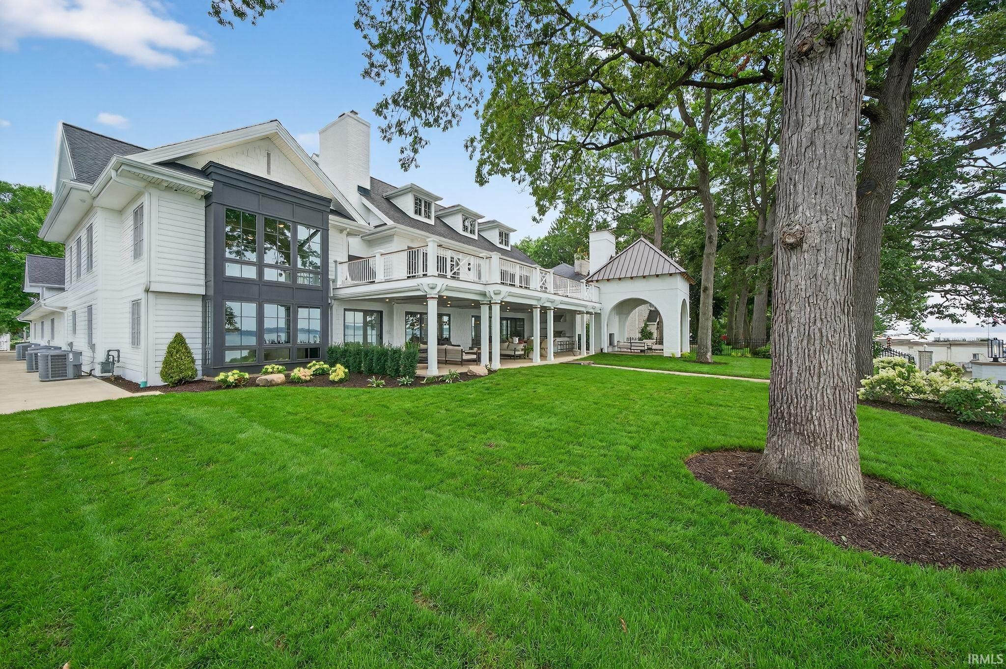 Homes for sale in Syracuse, IN | 12265 N Ogden Point Rd, Syracuse, IN 46567 | MLS# 202523813