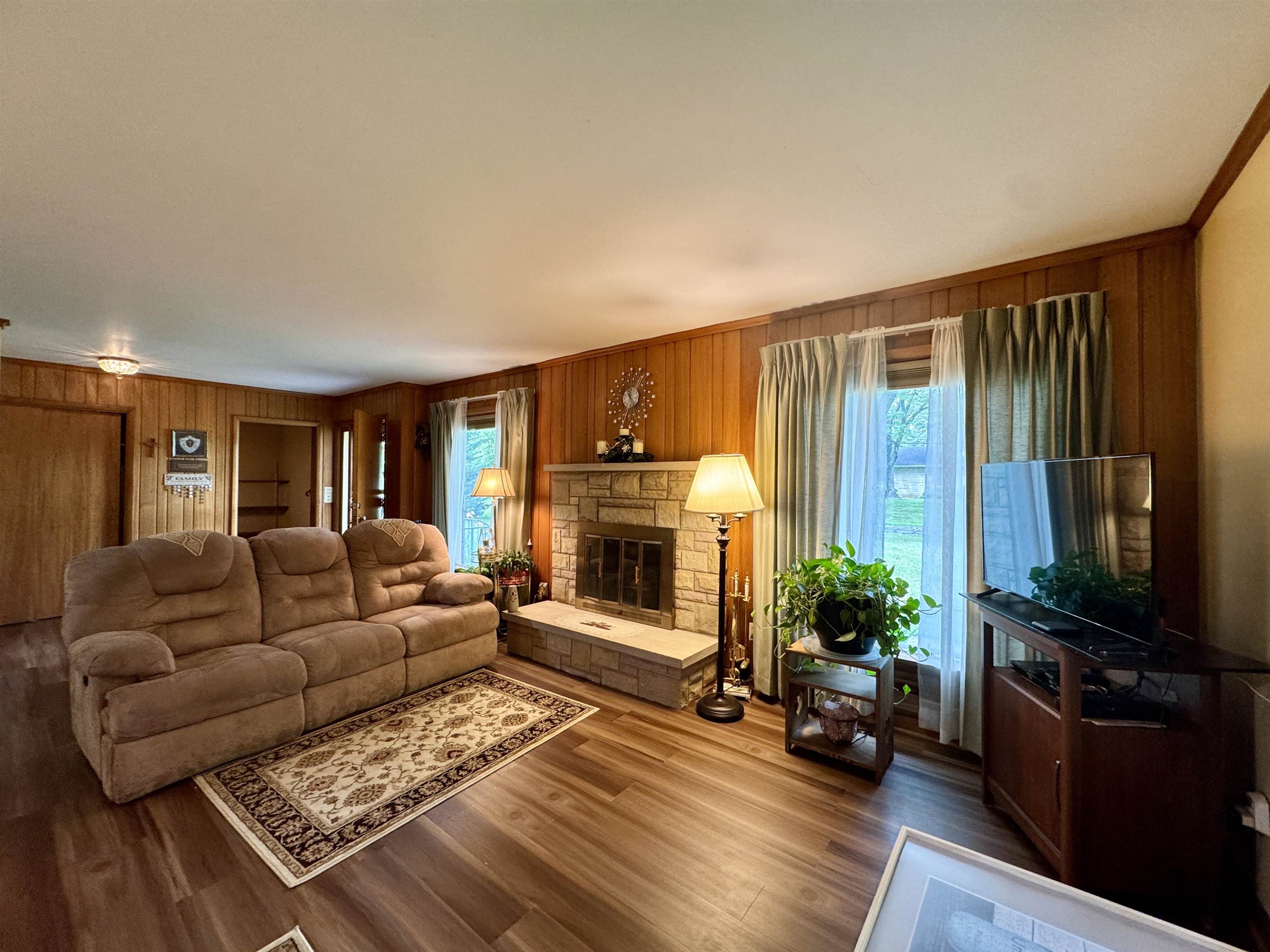Photo 6 of 1201 Edgewood Drive