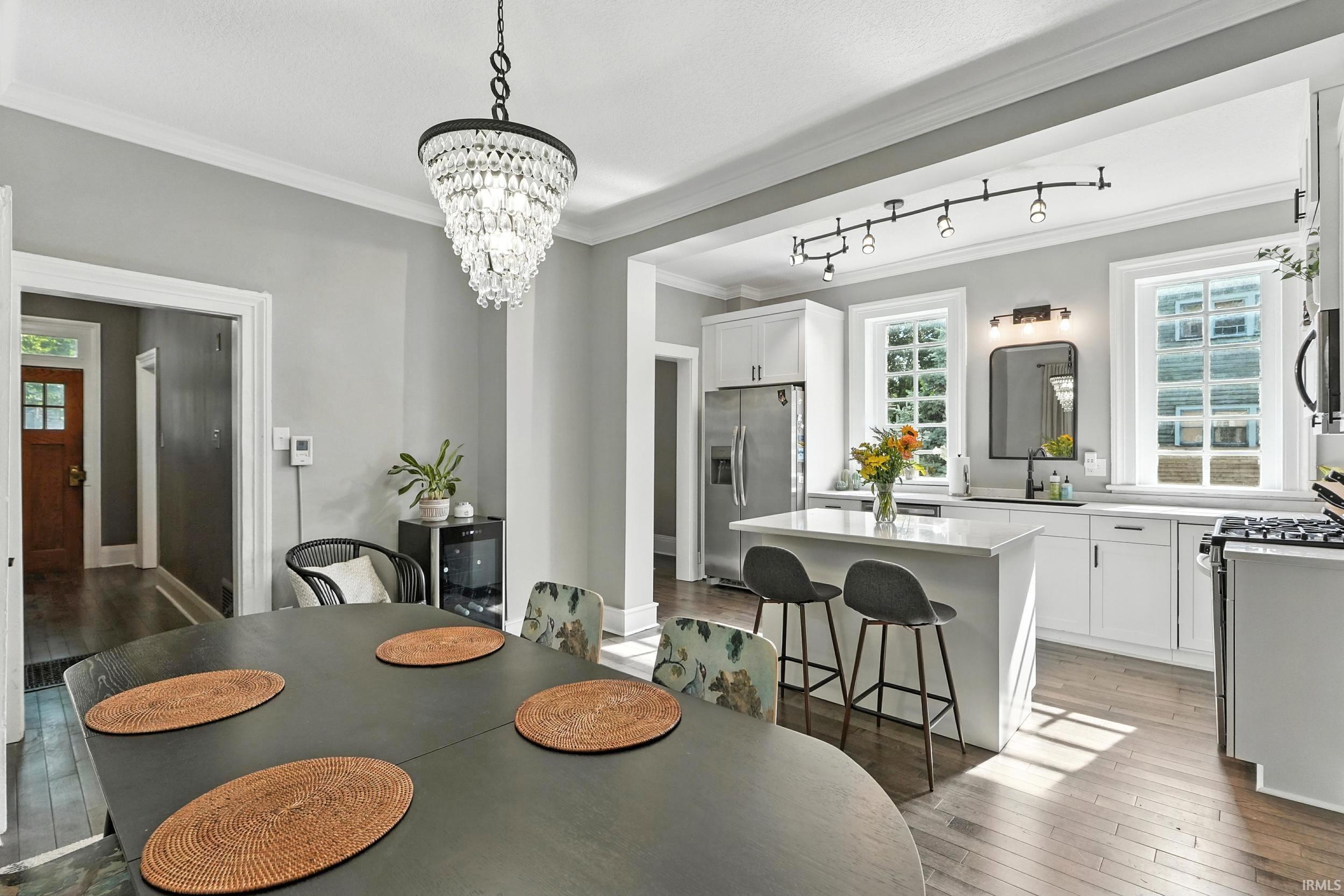 Photo 3 of 1231 W Washington Boulevard