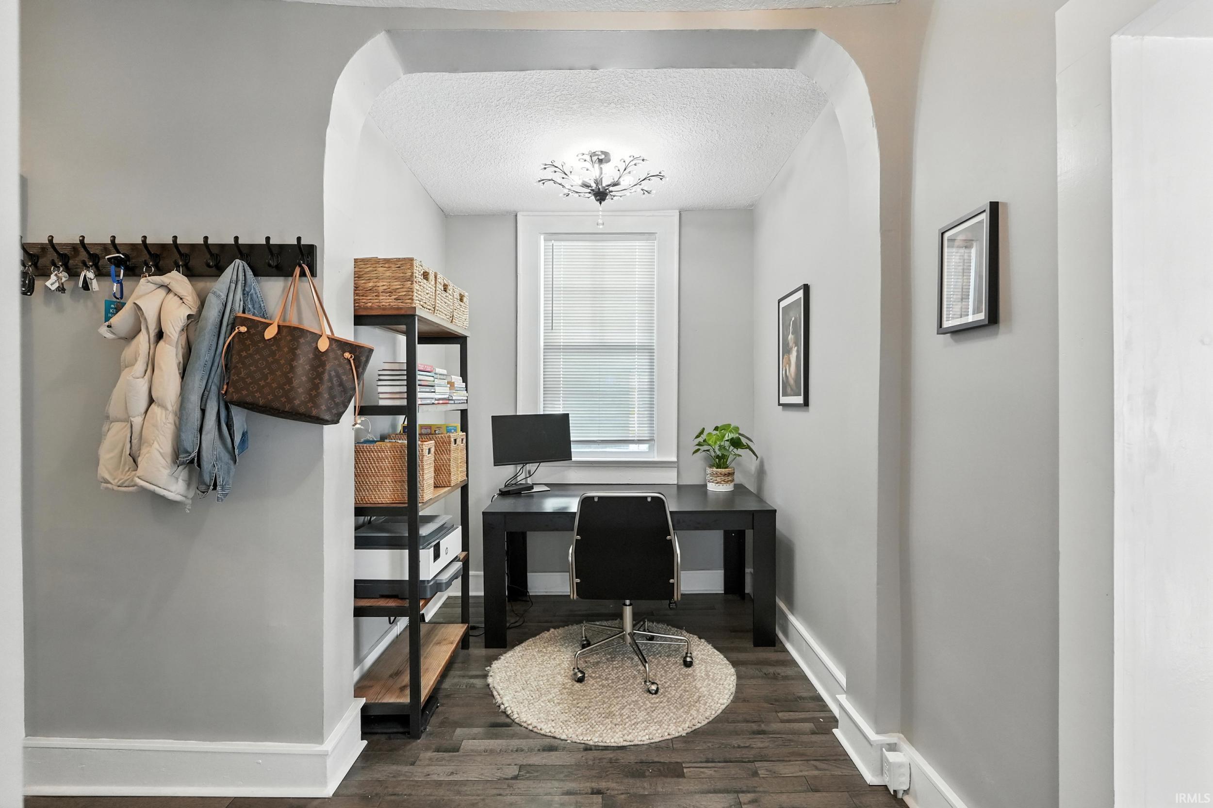 Photo 9 of 1231 W Washington Boulevard