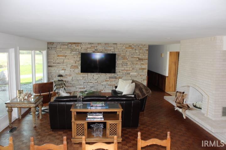 Homes for sale in Hoagland, IN | 5933 Hoagland Rd, Hoagland, IN 46745 | MLS# 202524038