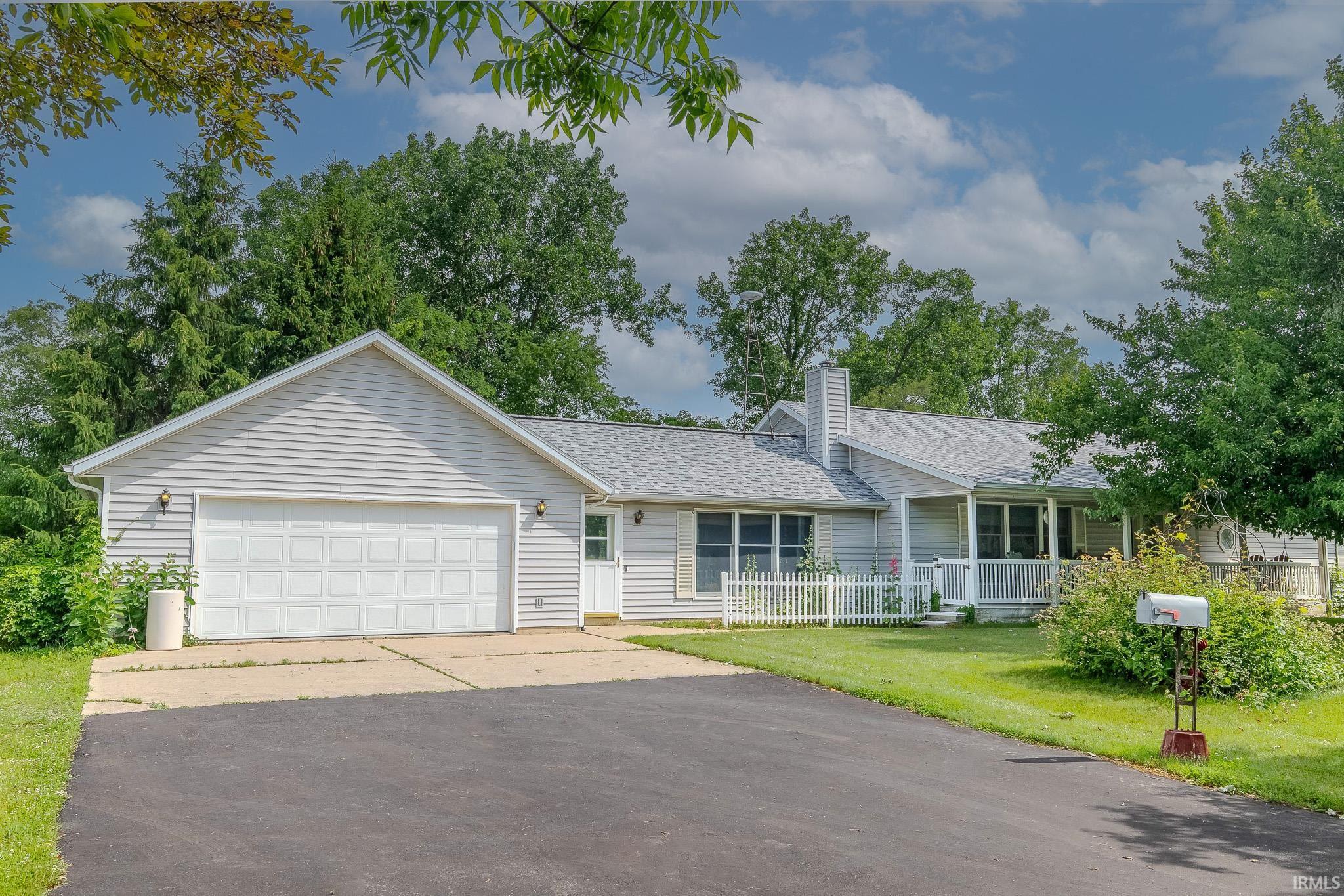 Photo 4 of 3325 E SR 120