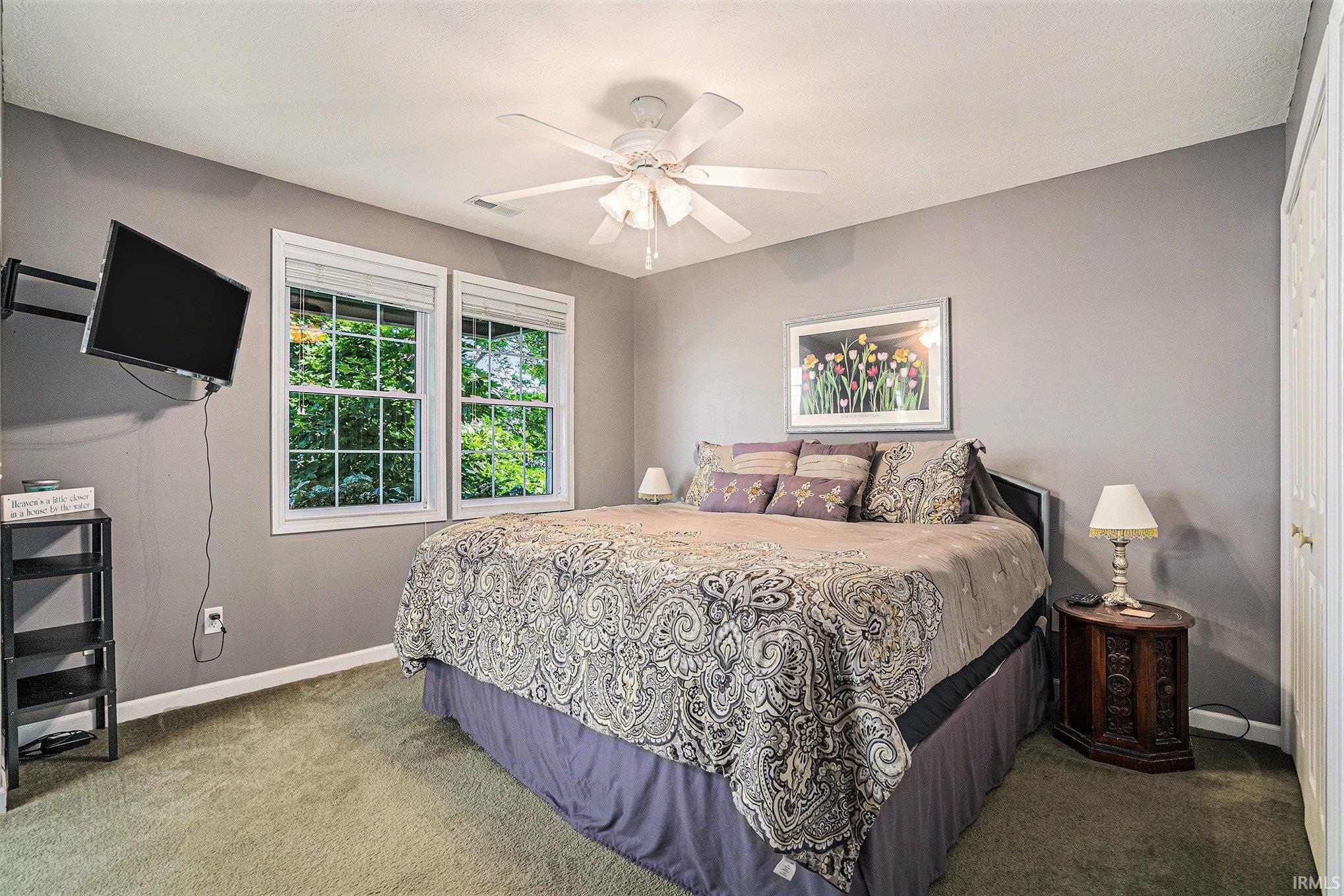 Wake up to the beautiful view of the lake.