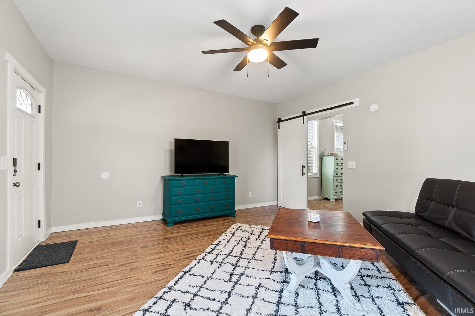 Photo 4 of 517 Lavina Street